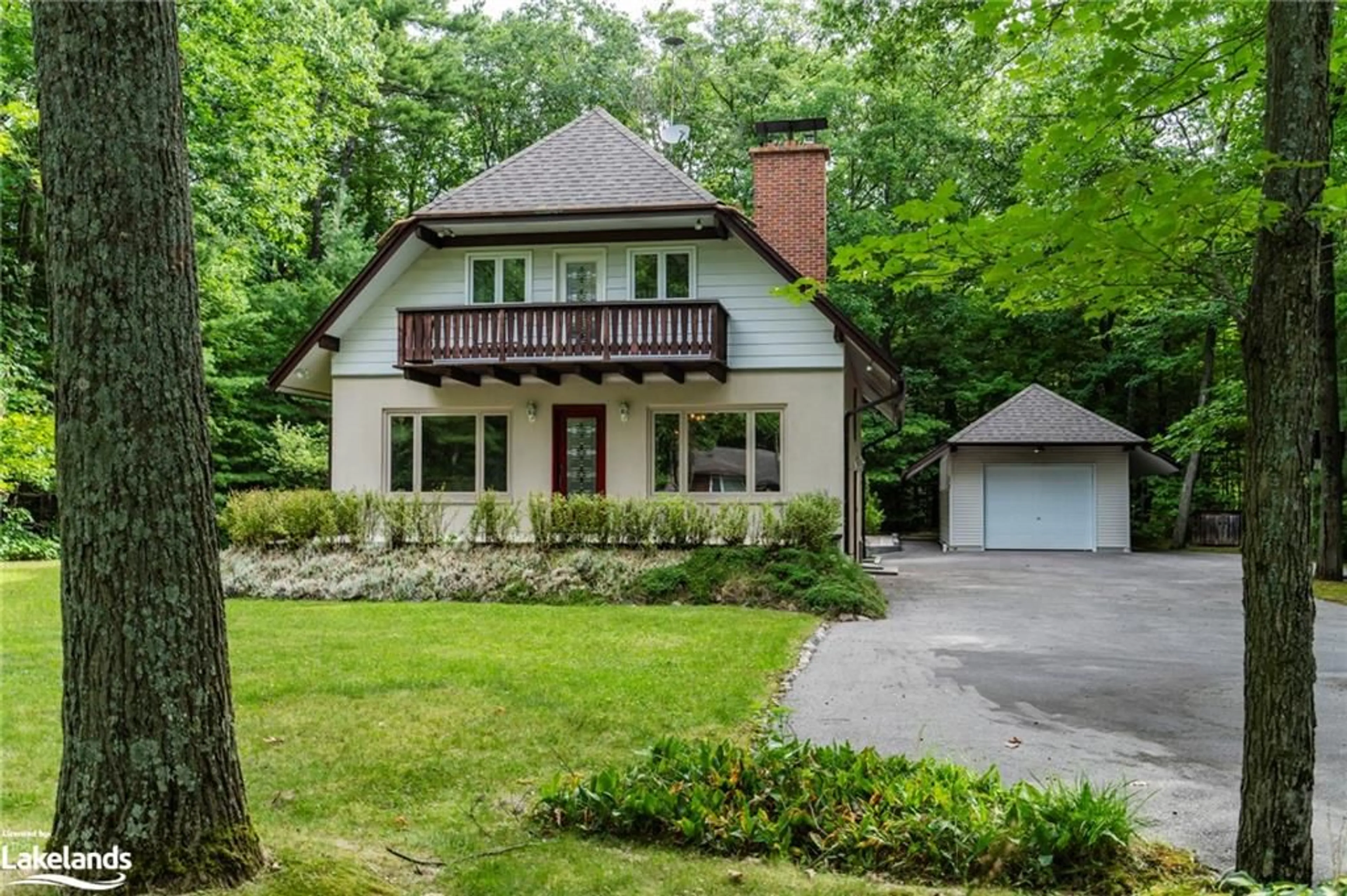 Frontside or backside of a home, cottage for 9 Bourgeois Crt, Tiny Ontario L9M 0H3