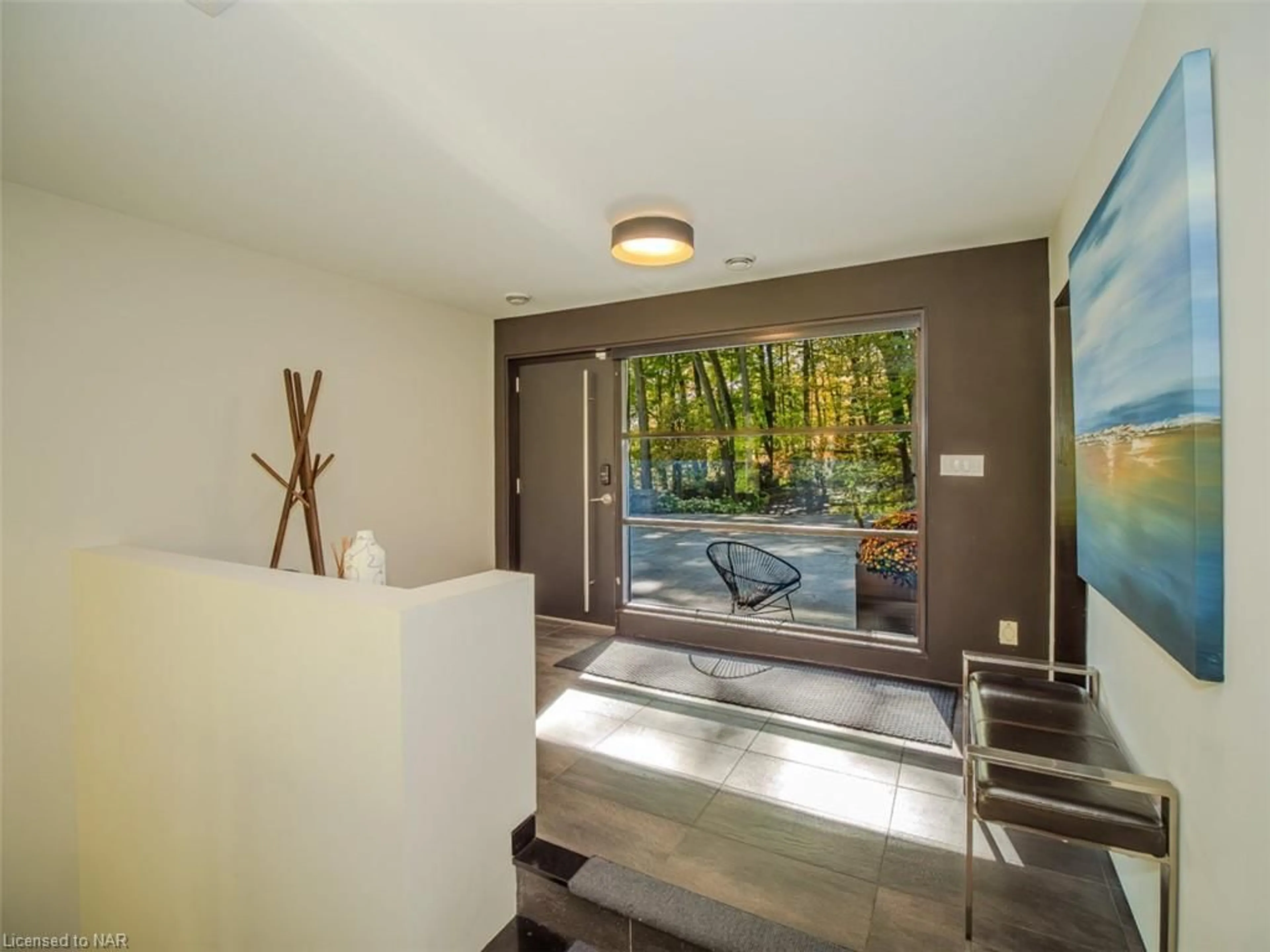 Indoor entryway, wood floors for 1925 Hansler St, Fonthill Ontario L0S 1M0