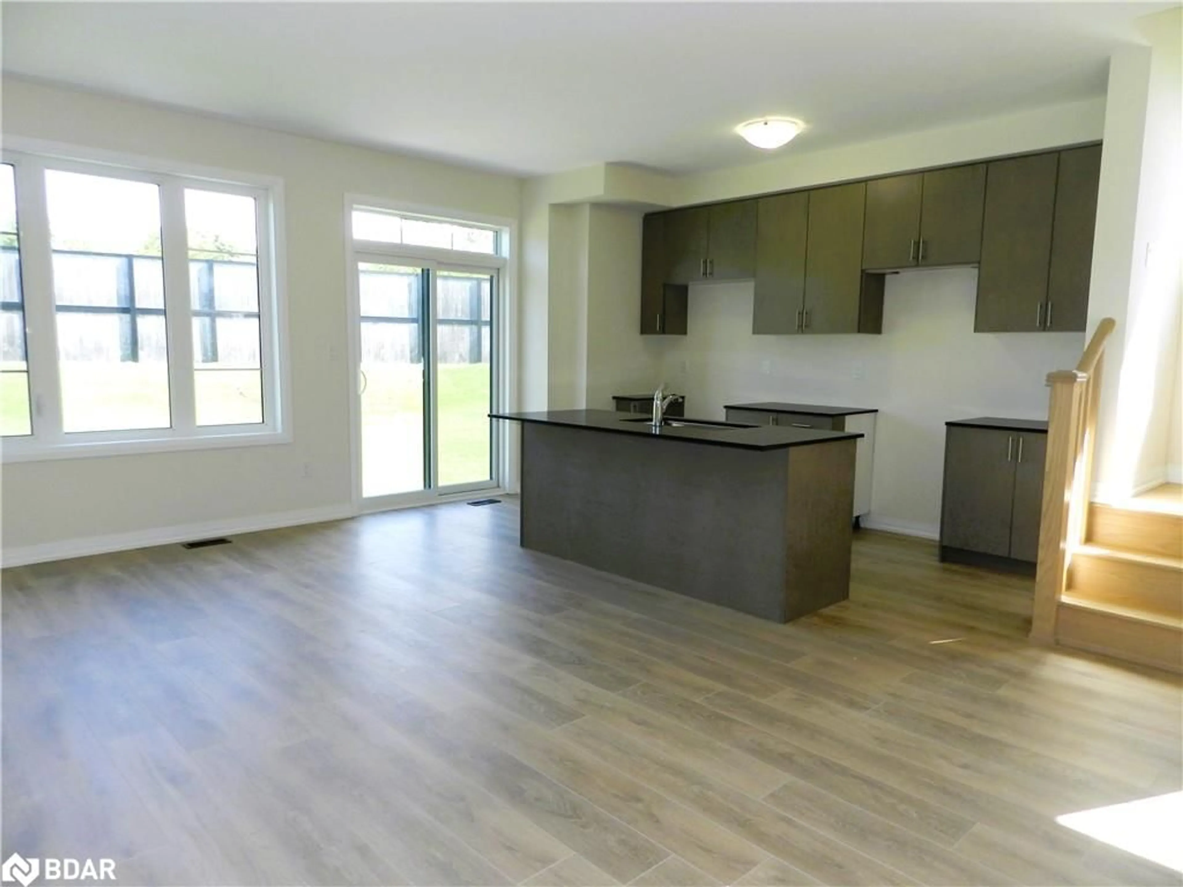 Open concept kitchen for 94 Turnberry Lane, Barrie Ontario L4N 6K7