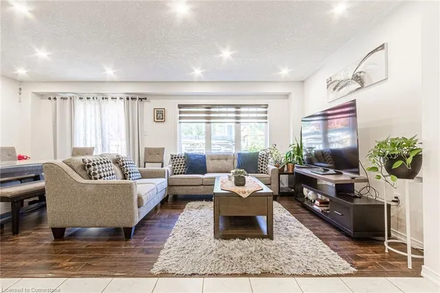 Additional property image - 250 Apple Hill Crescent Cres