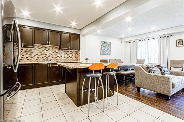 Additional property image - 250 Apple Hill Crescent Cres