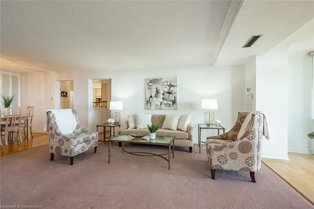 Additional property image - 5280 Lakeshore Rd Unit 105