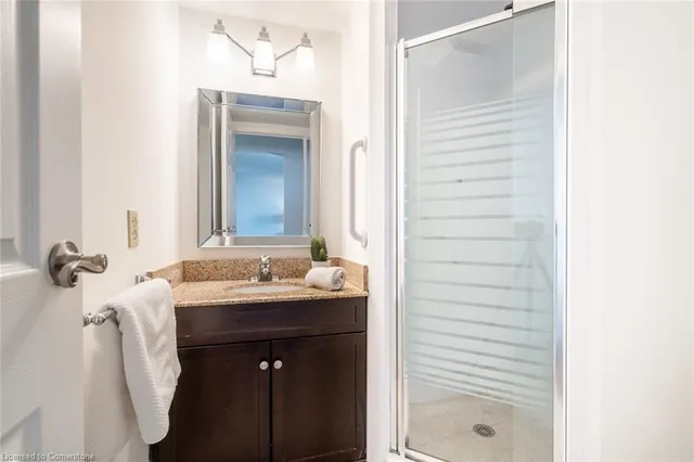 Additional property image - 5280 Lakeshore Rd Unit 105