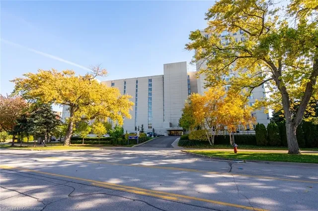 Additional property image - 5280 Lakeshore Rd Unit 105