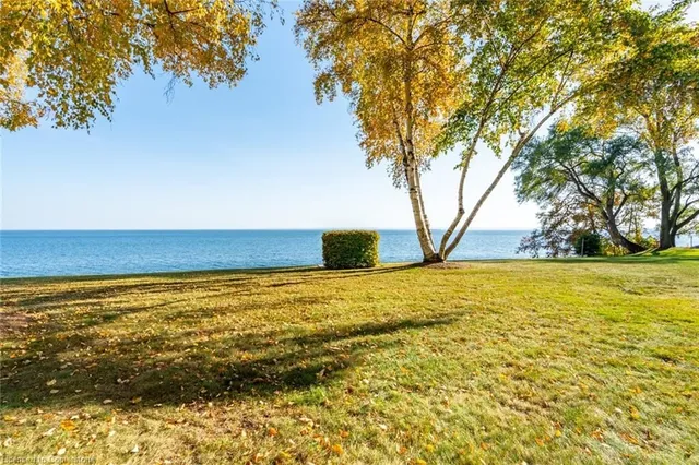 Additional property image - 5280 Lakeshore Rd Unit 105