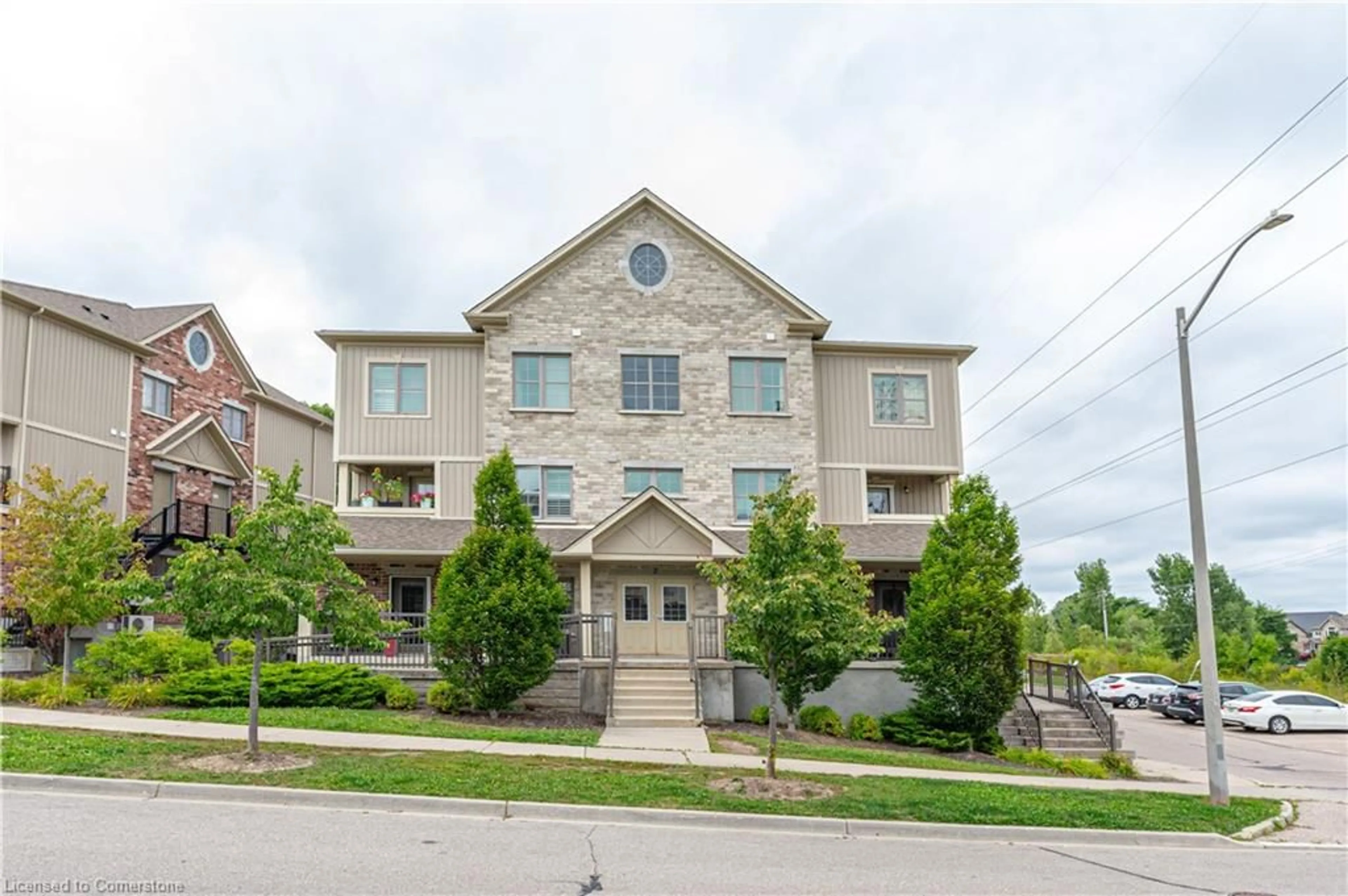 A pic from exterior of the house or condo, the street view for 255 Maitland St #2C, Kitchener Ontario N2R 0C8