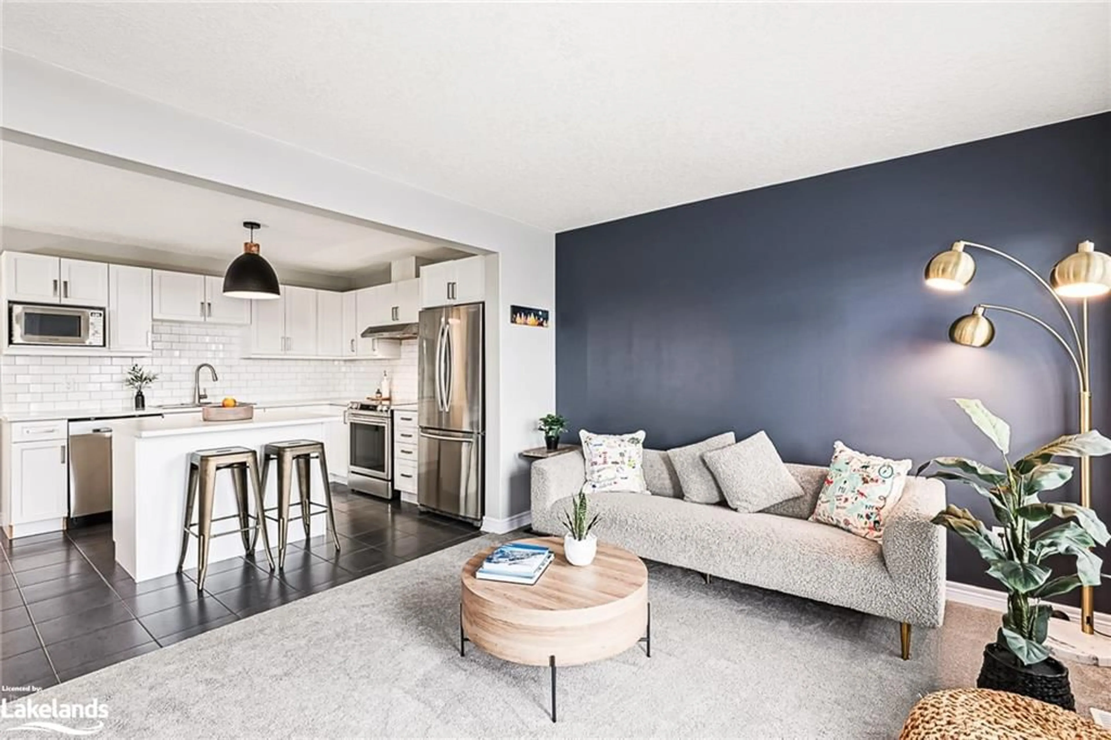 Living room, wood floors for 10 Foley Cres, Collingwood Ontario L9Y 3B7