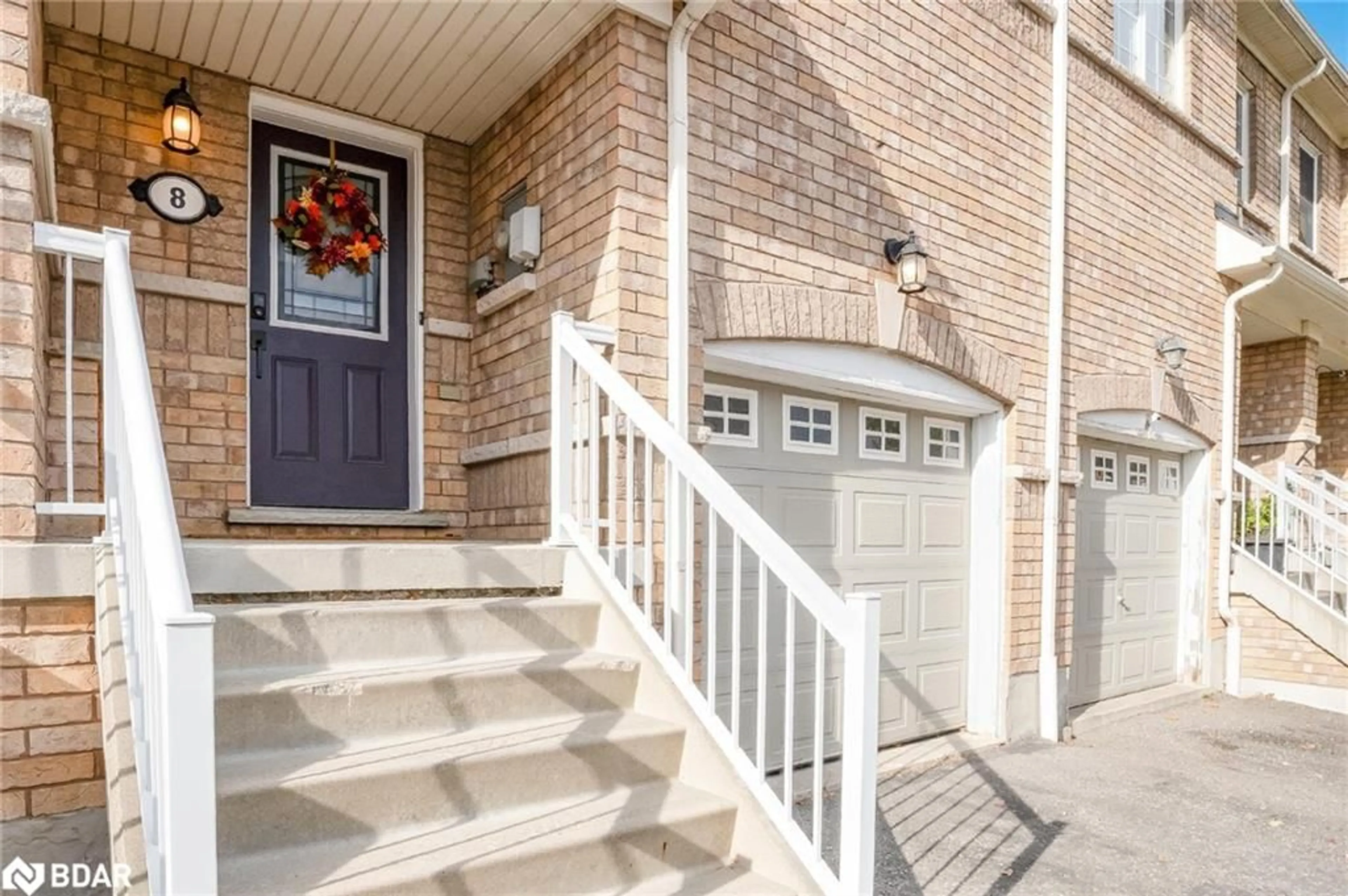 Indoor entryway, wood floors for 8 Arbuckle Way, Whitby Ontario L1N 0C3