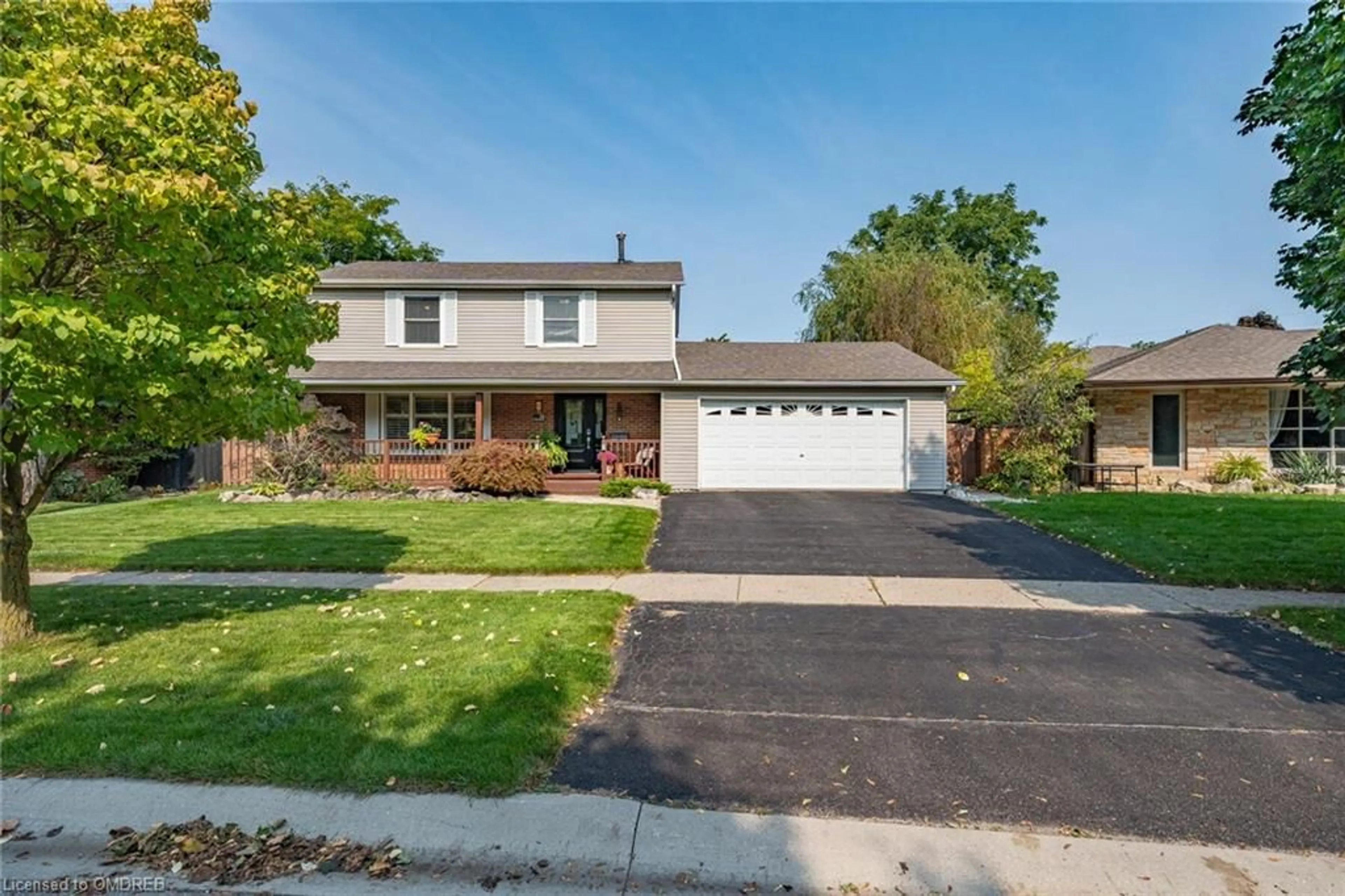 Frontside or backside of a home, the street view for 10 Baylor Cres, Georgetown Ontario L7G 1A6