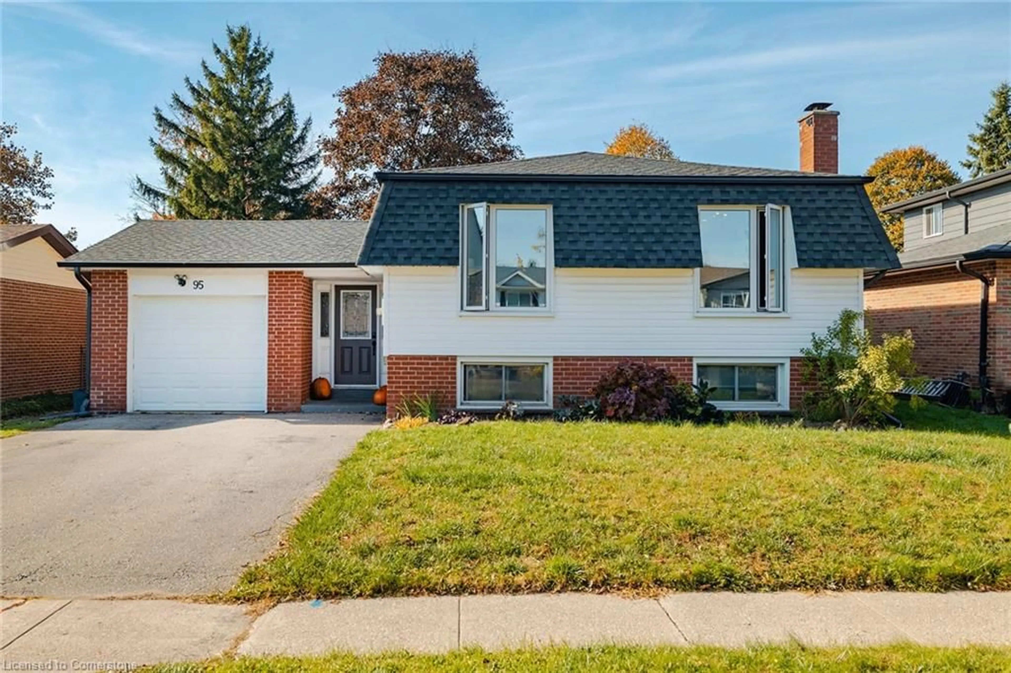 Frontside or backside of a home, the street view for 95 Avonmore Cres, Orangeville Ontario L9W 3C2