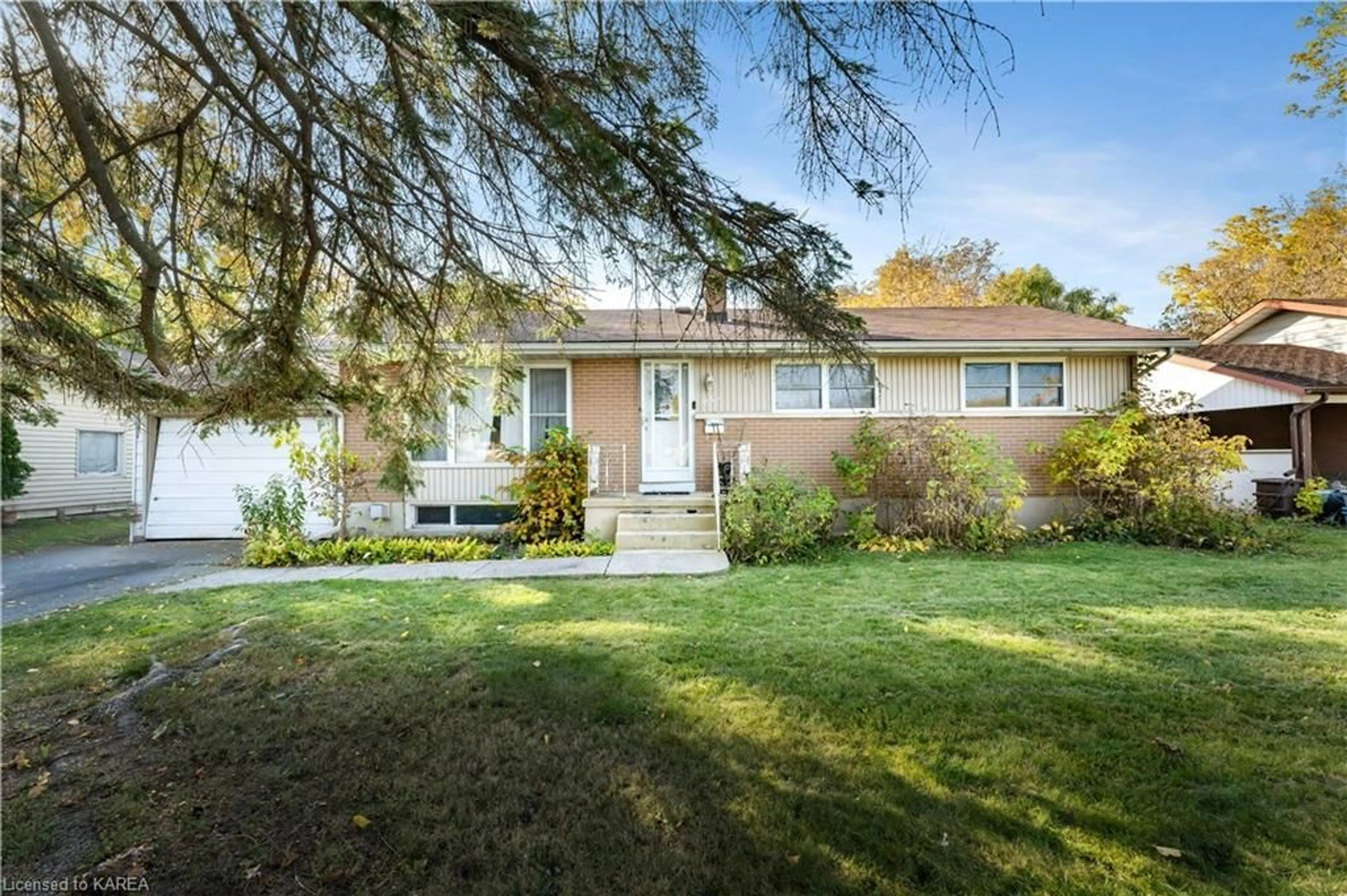 Frontside or backside of a home, cottage for 459 Mcewen Dr, Kingston Ontario K7M 3W6