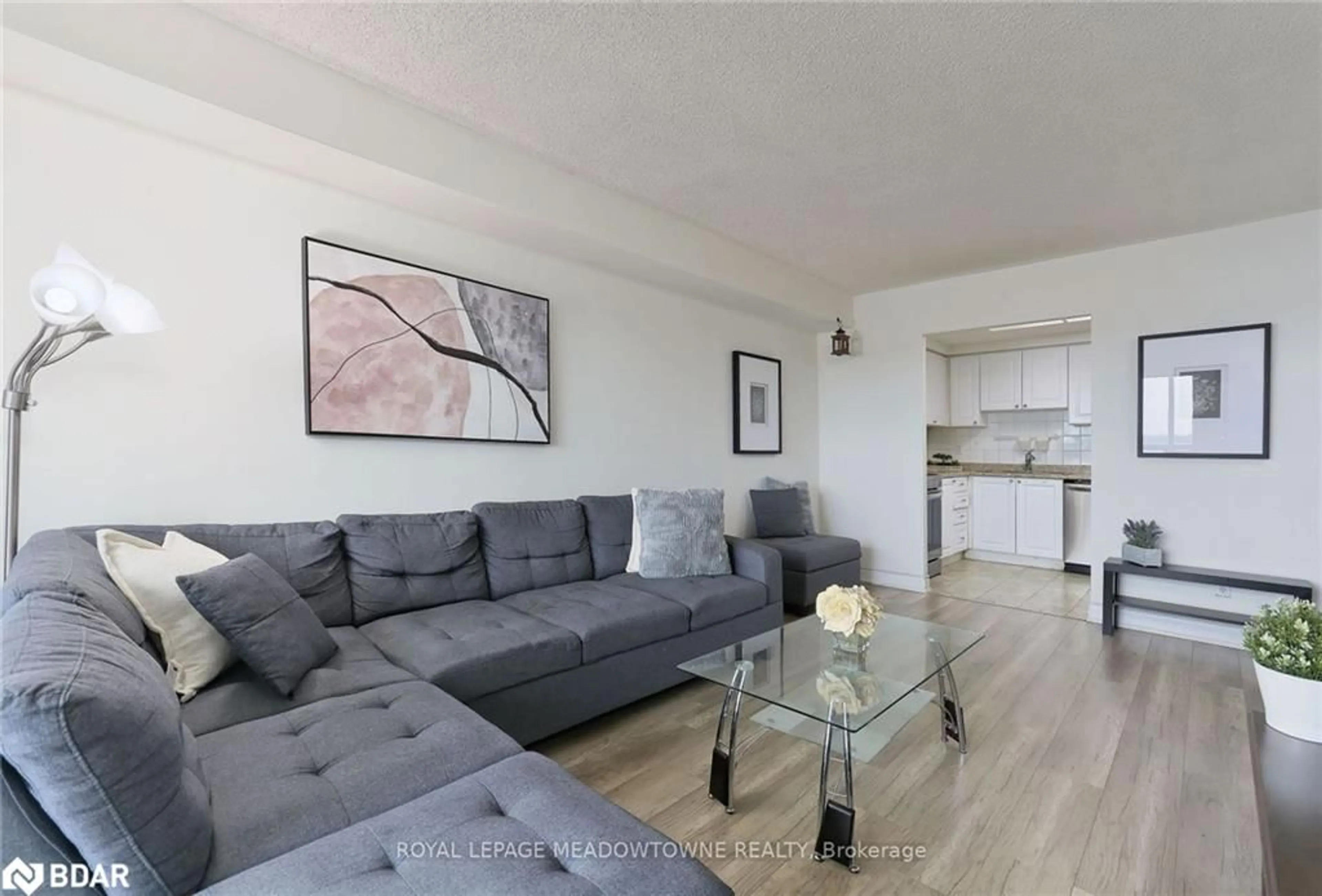 Living room, wood floors for 135 Hillcrest Ave #1013, Mississauga Ontario L5B 4B1