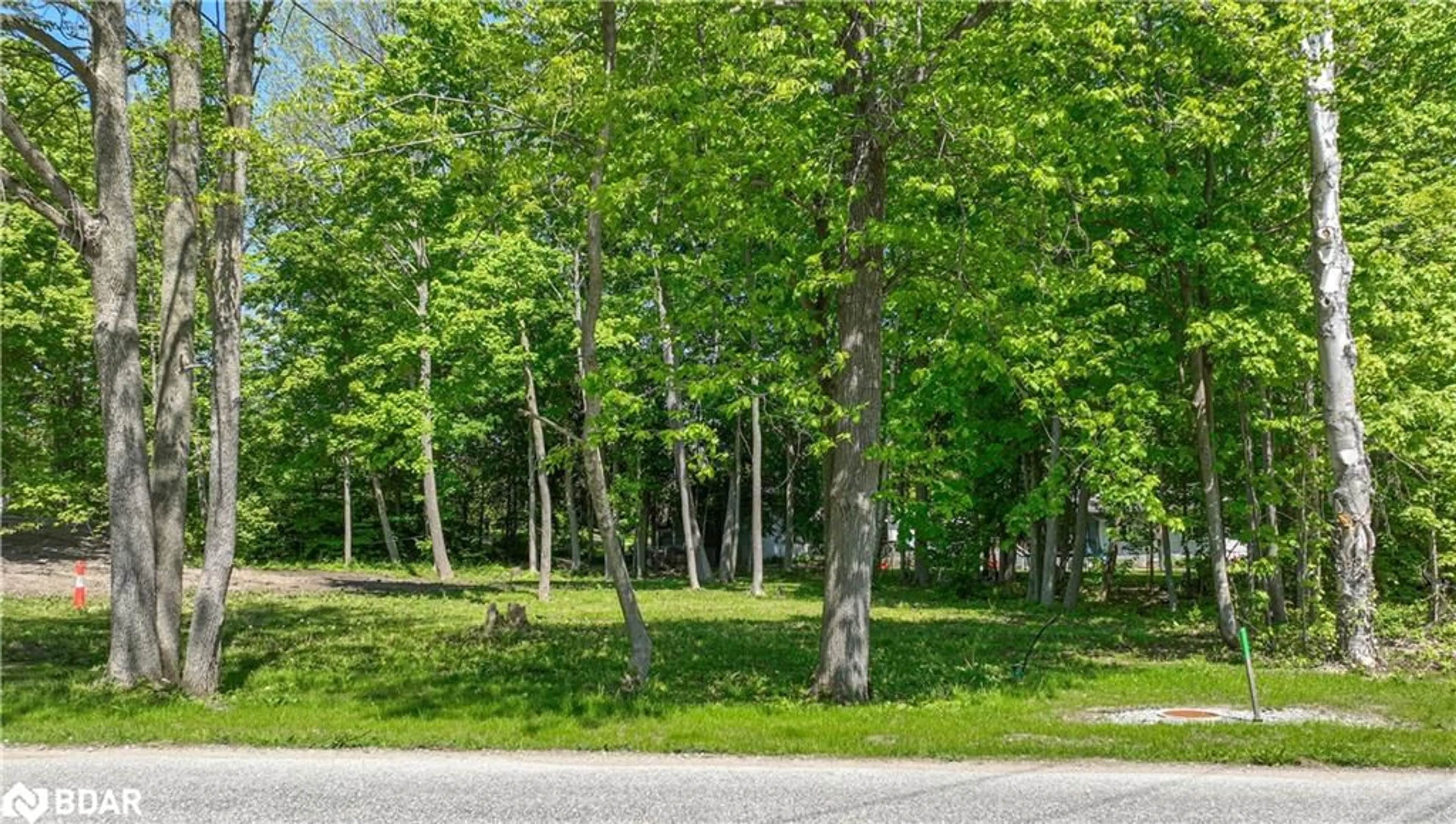 Parking for 1366 Wilson Point Rd, Orillia Ontario L3V 7E1