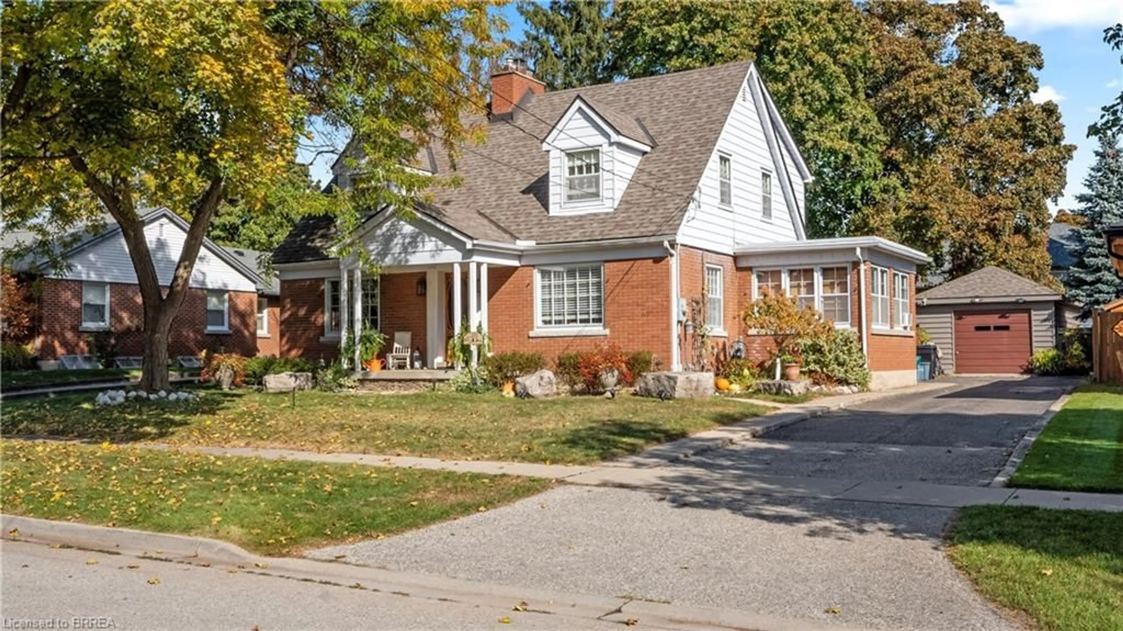 Home with brick exterior material for 46 Devon St, Brantford Ontario N3R 1M2