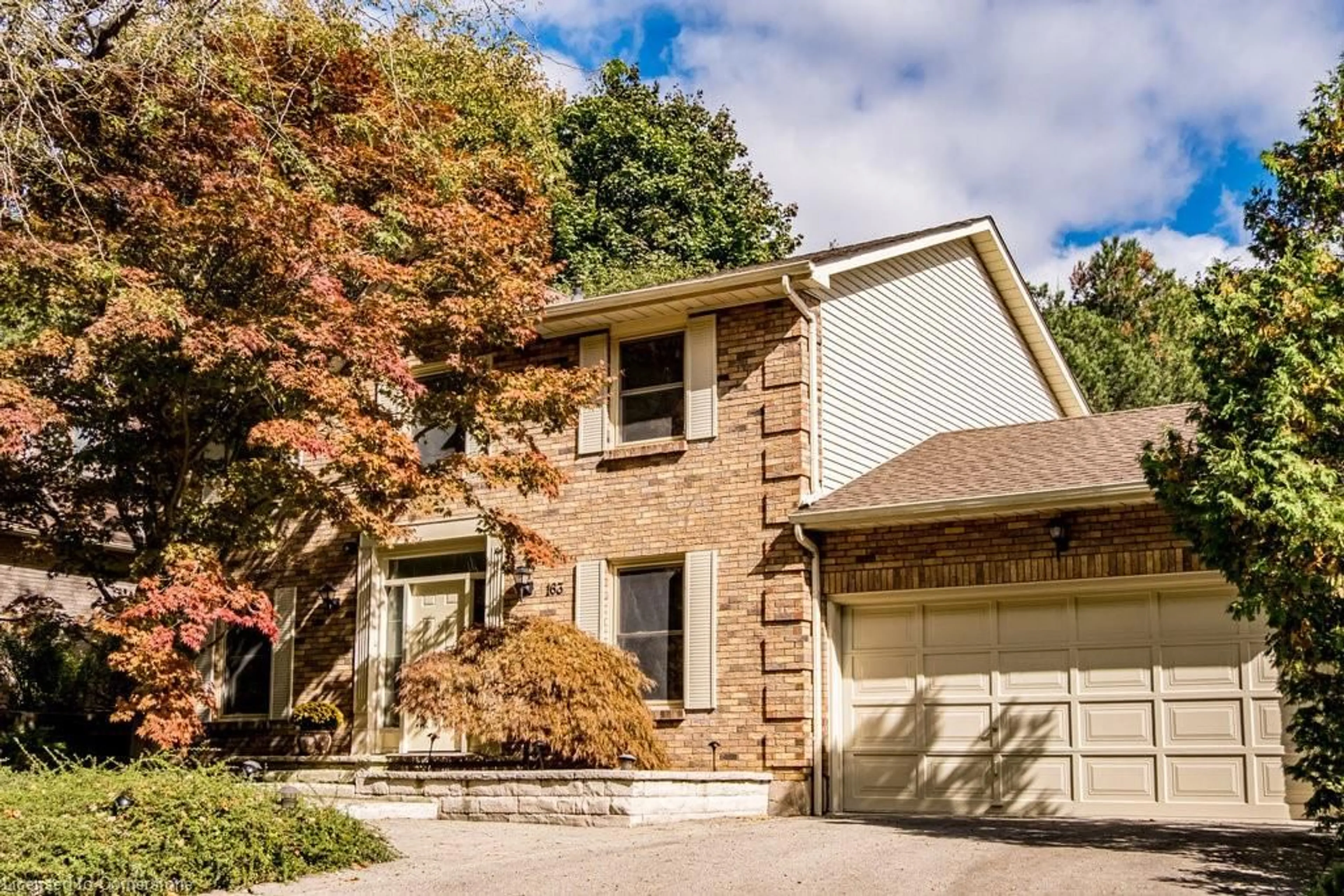 Frontside or backside of a home, cottage for 163 Watsons Lane, Dundas Ontario L9H 6L1