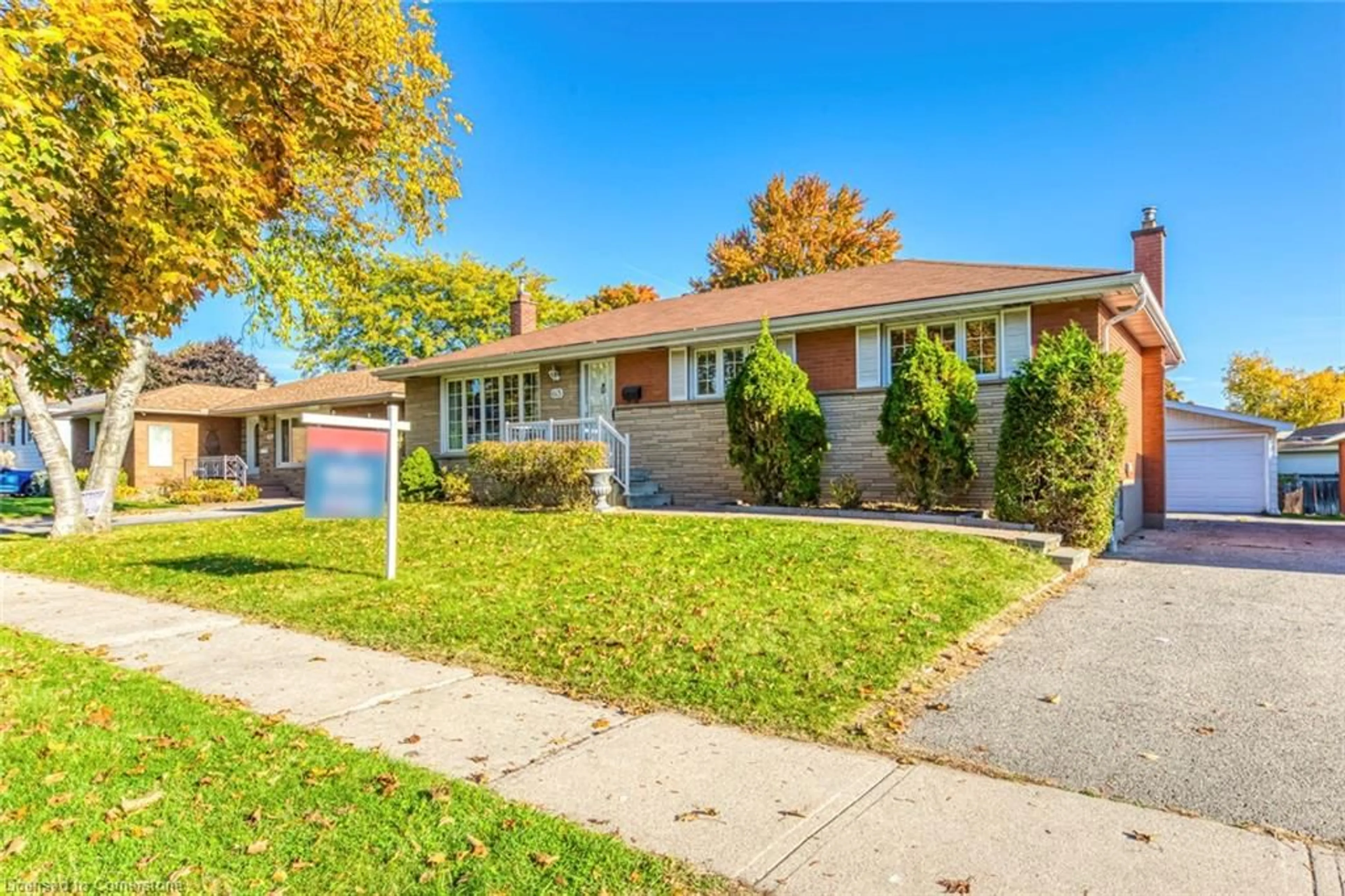 A pic from exterior of the house or condo, the street view for 615 Cumberland Ave, Burlington Ontario L7N 2X4