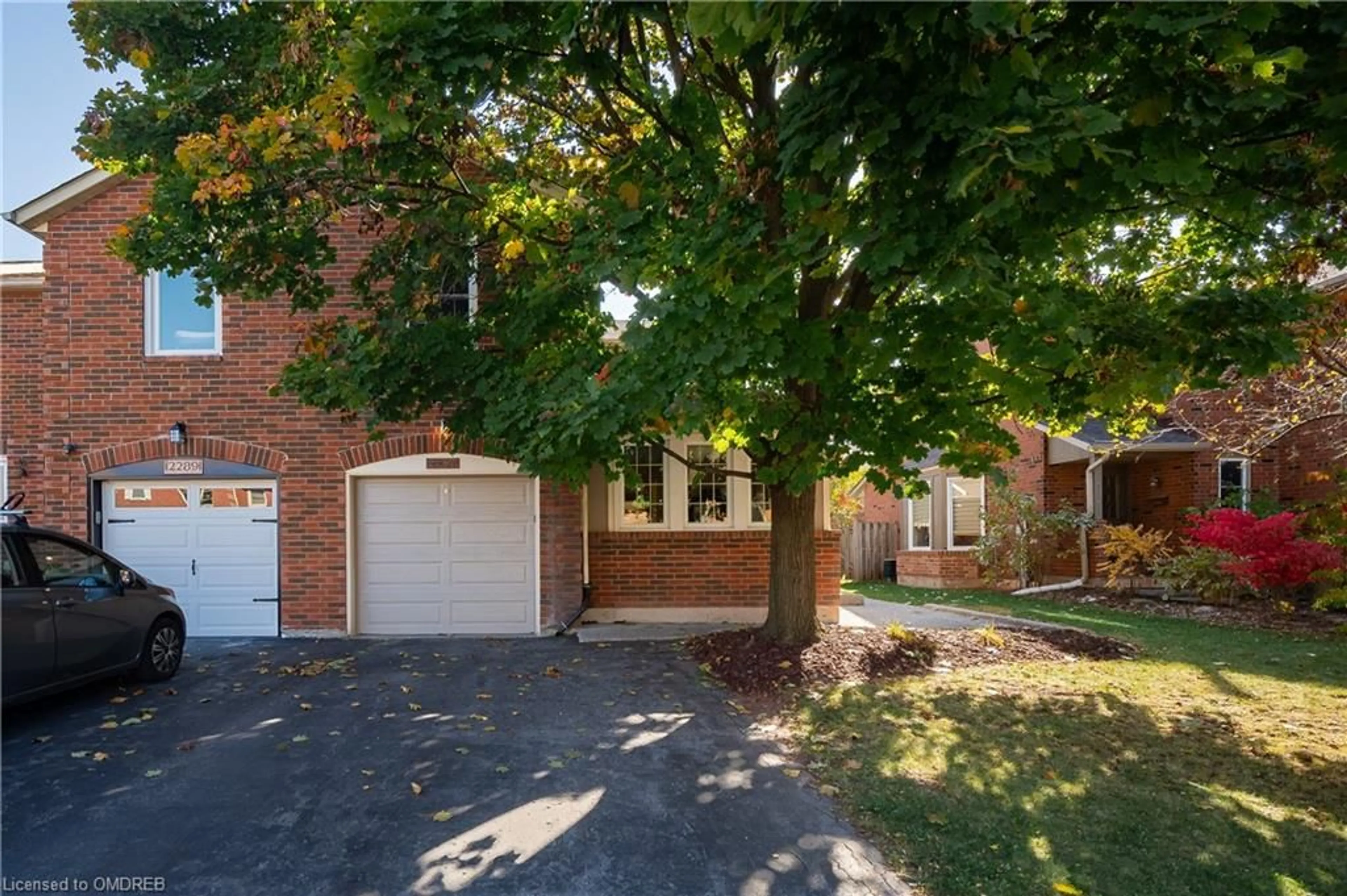 A pic from exterior of the house or condo, the street view for 2287 Margot St, Oakville Ontario L6H 3M6