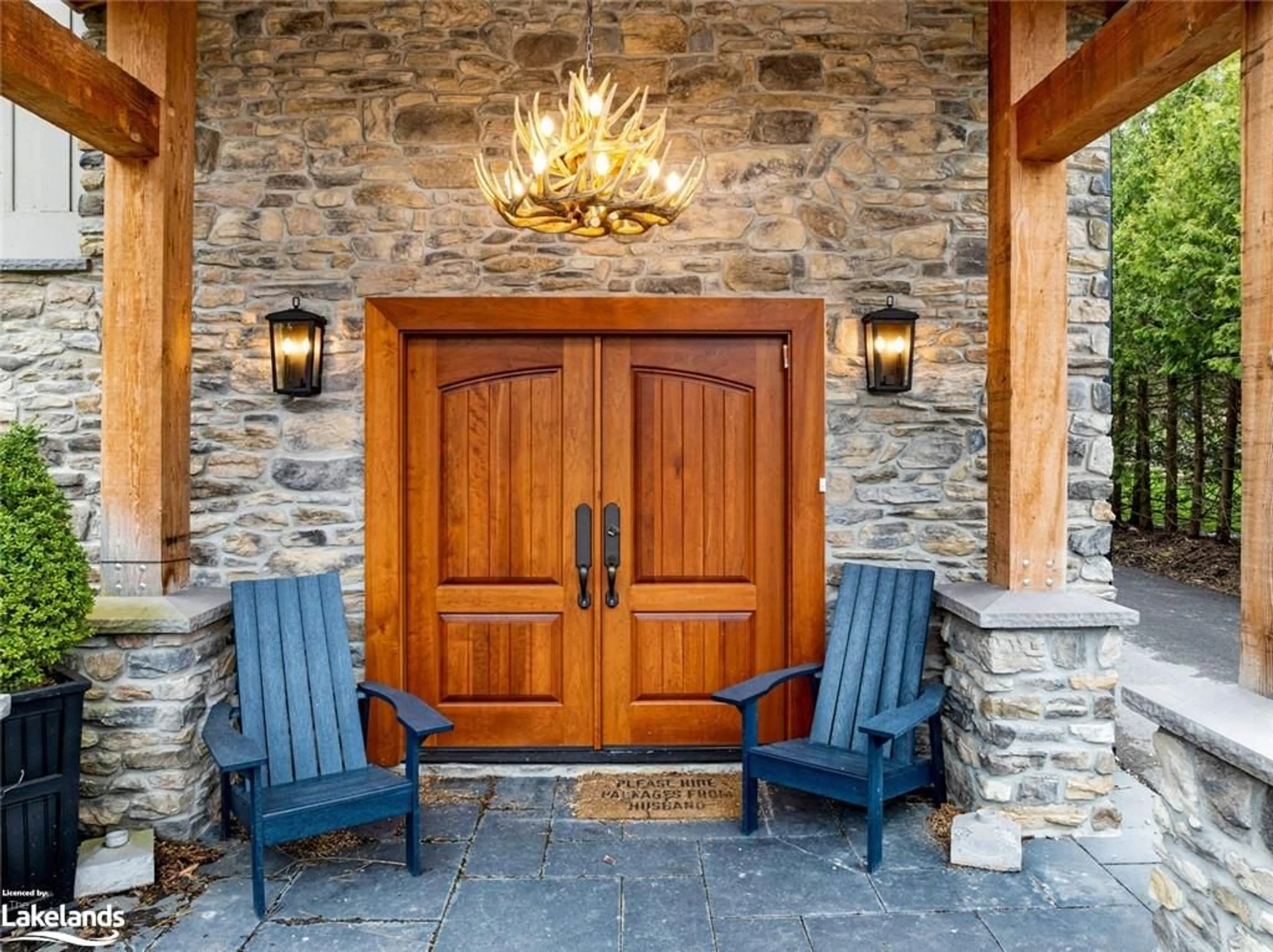 Indoor entryway, wood floors for 128 James St, Town Of Blue Mountains Ontario L9Y 0T6