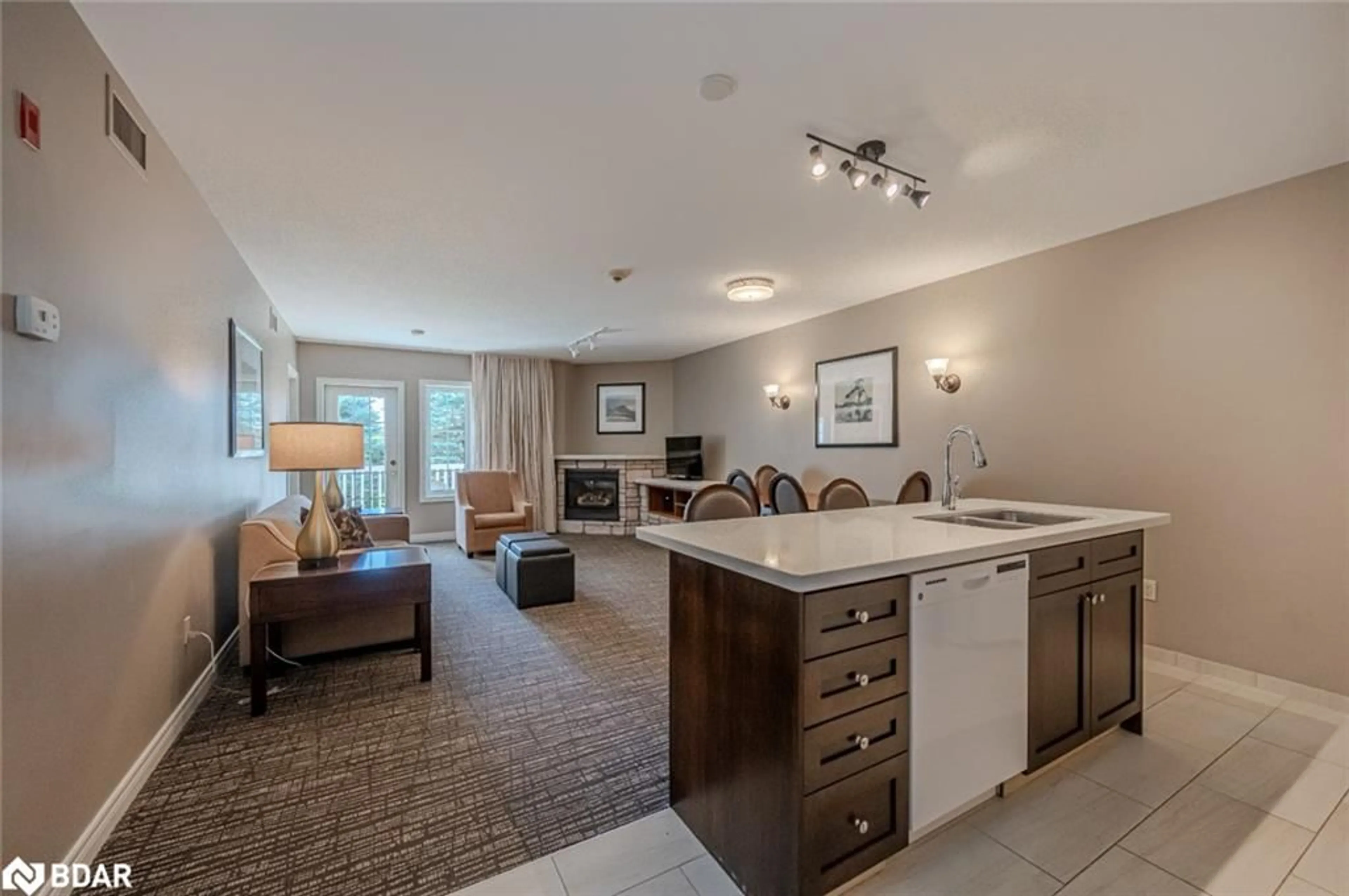 Open concept kitchen for 90 Highland Dr #2220-2221, Oro-Medonte Ontario L0L 2L0