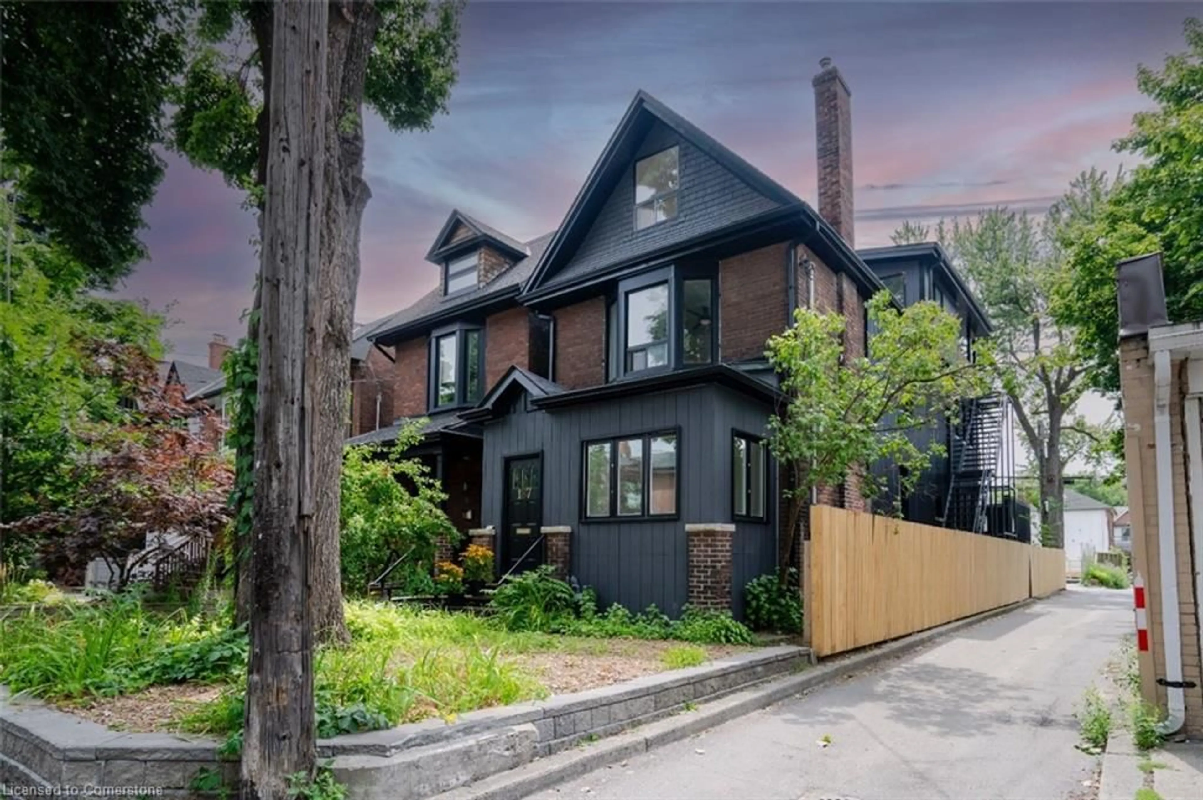 Frontside or backside of a home, cottage for 187 Fern Ave, Toronto Ontario M6R 1K2