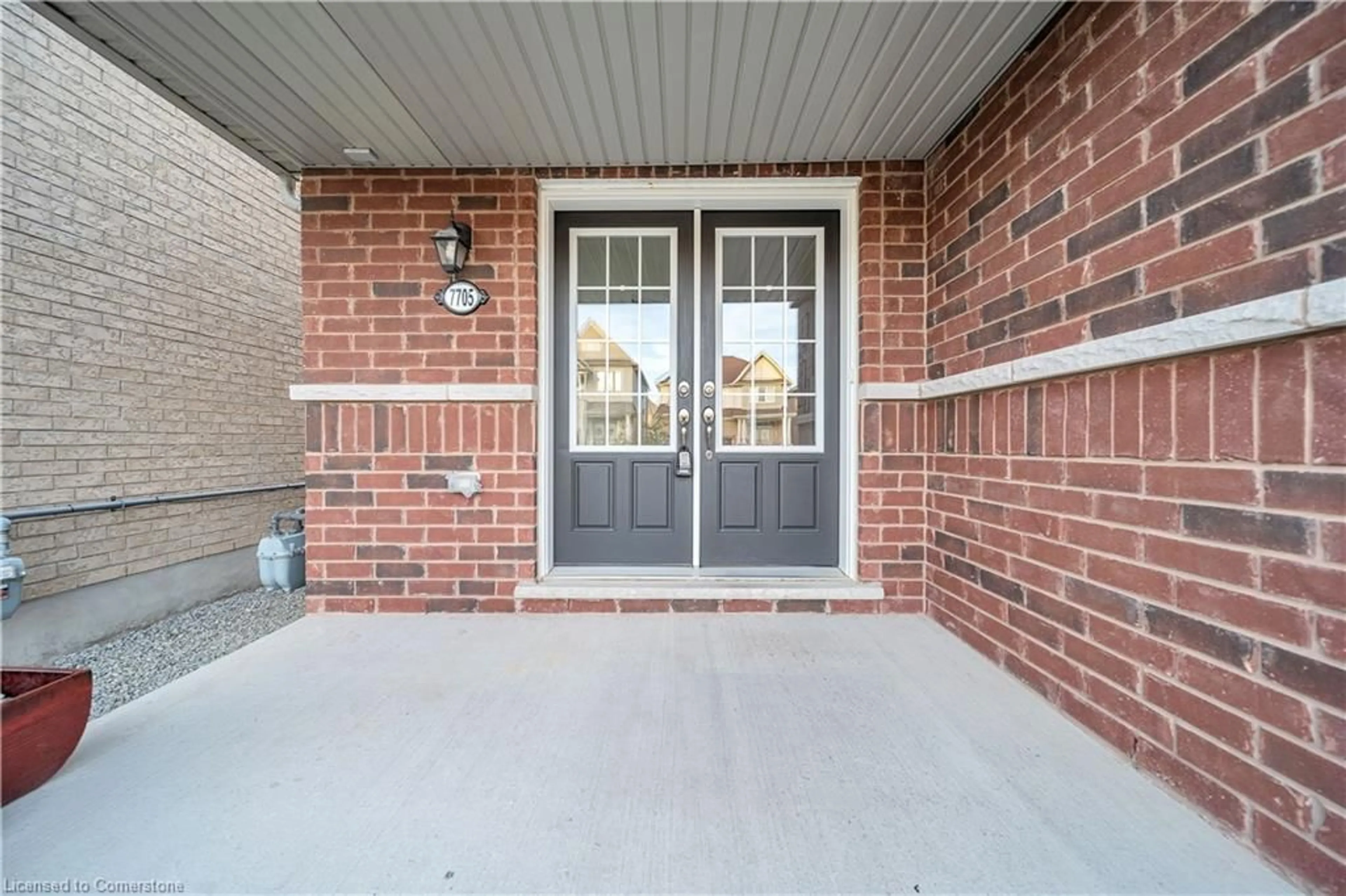 Indoor entryway, cement floor for 7705 Sassafras Trail Trail, Niagara Falls Ontario L0H 0N5