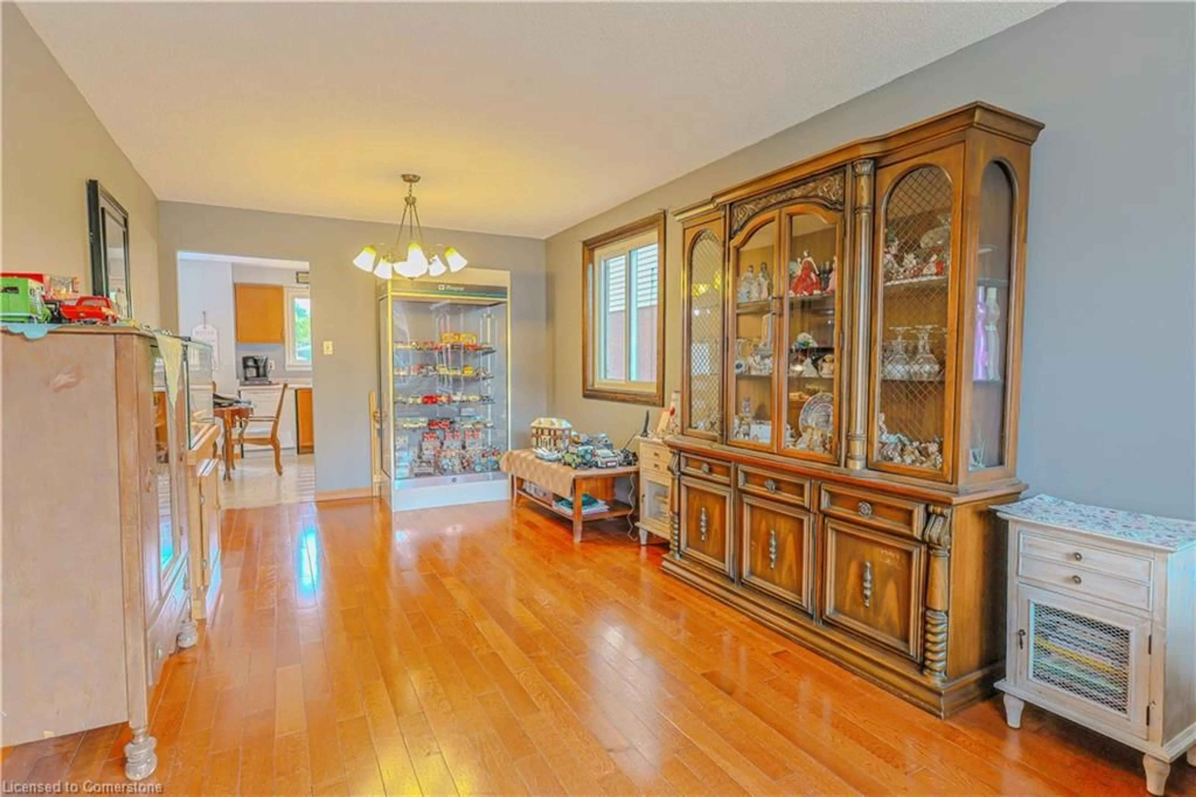 A pic of a room, wood floors for 173 Templemead Dr, Hamilton Ontario L8W 3G4