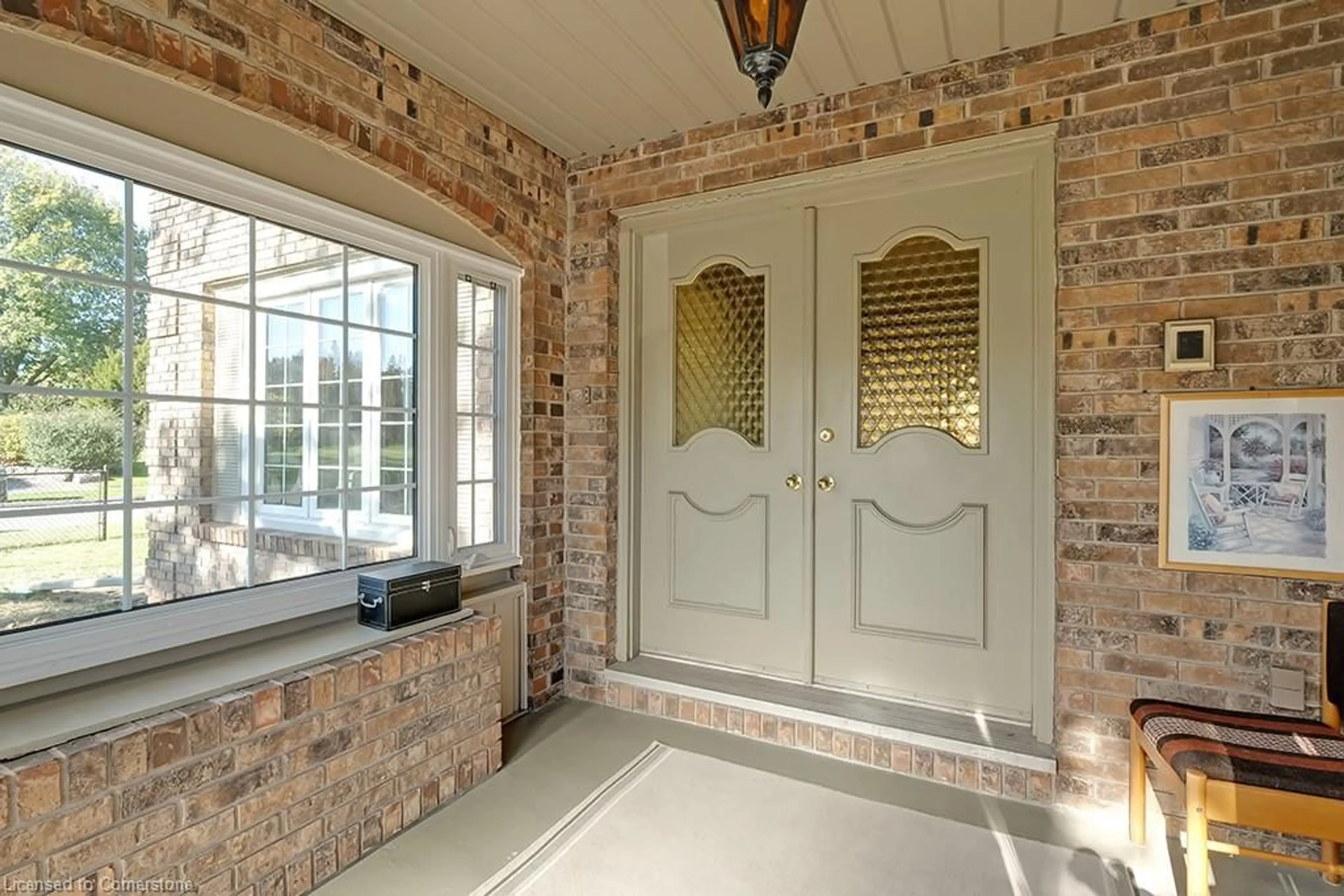 Indoor entryway, ceramic floors for 251 Glen Afton Dr, Burlington Ontario L7L 1G8