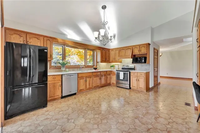 Additional property image - 313 Ofield Rd