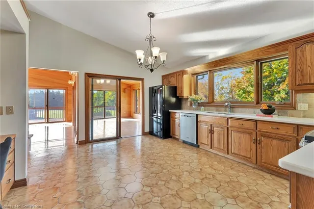 Additional property image - 313 Ofield Rd