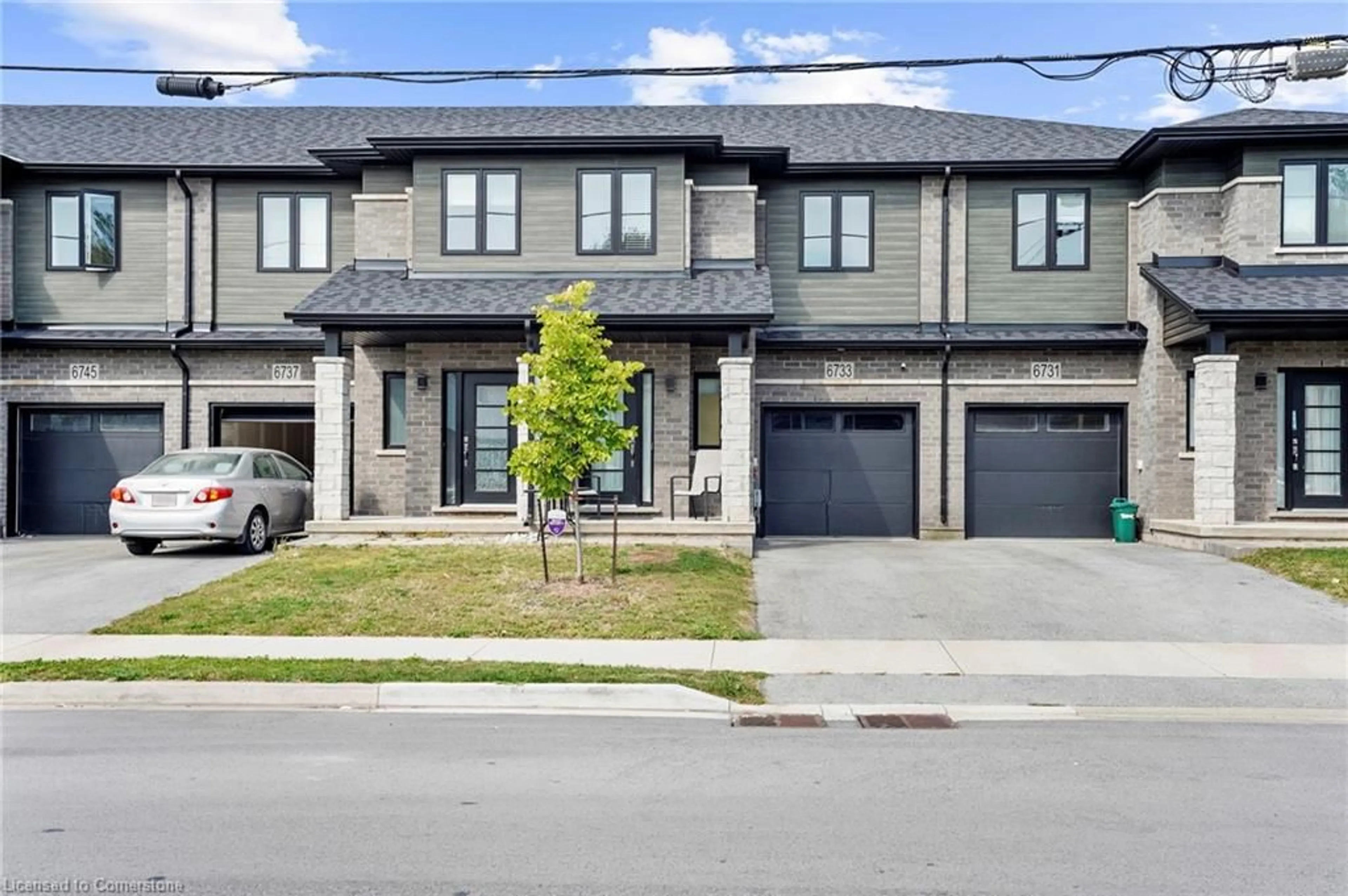 A pic from exterior of the house or condo, the street view for 6733 Cropp Street St, Niagara Falls Ontario L2E 0B7