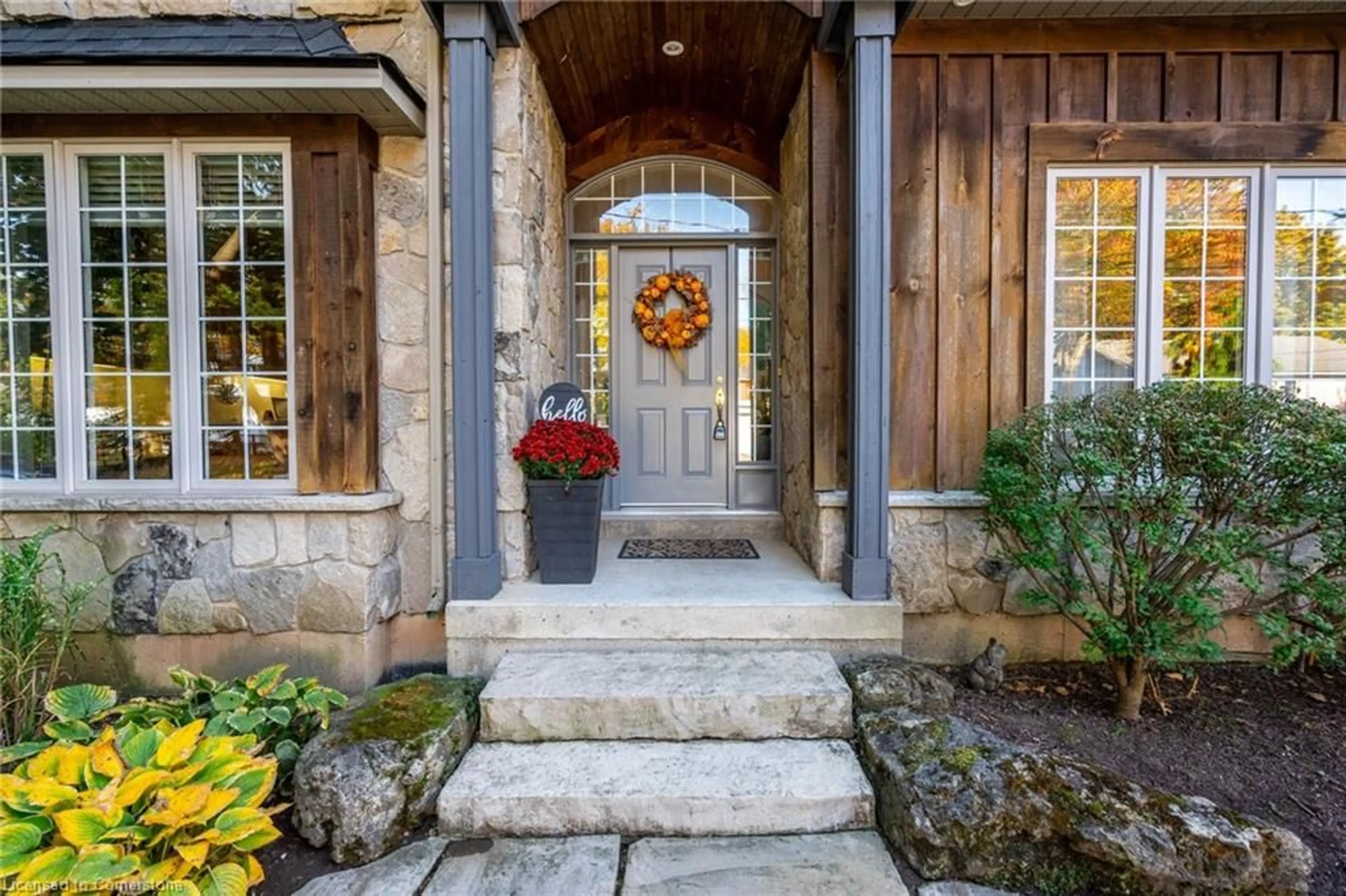 Indoor entryway, wood floors for 64 Nelson St, Waterdown Ontario L0R 2H6