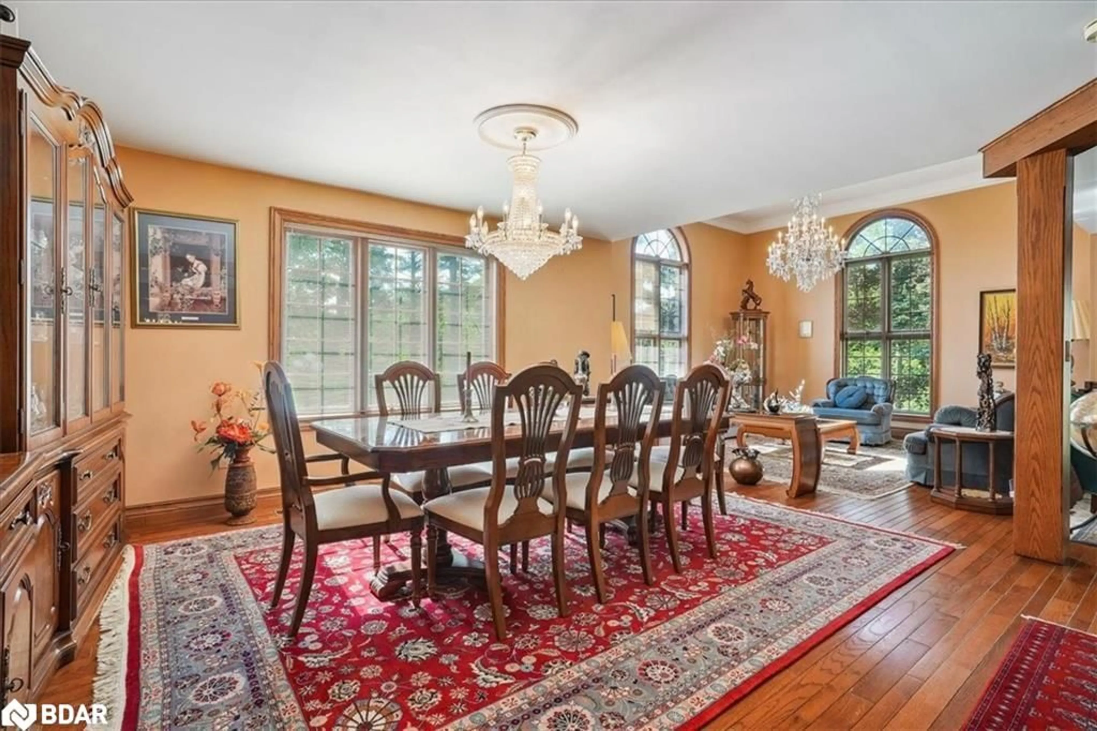 Dining room, wood floors, cottage for 1630 Pelham St, Fonthill Ontario L0S 1E3