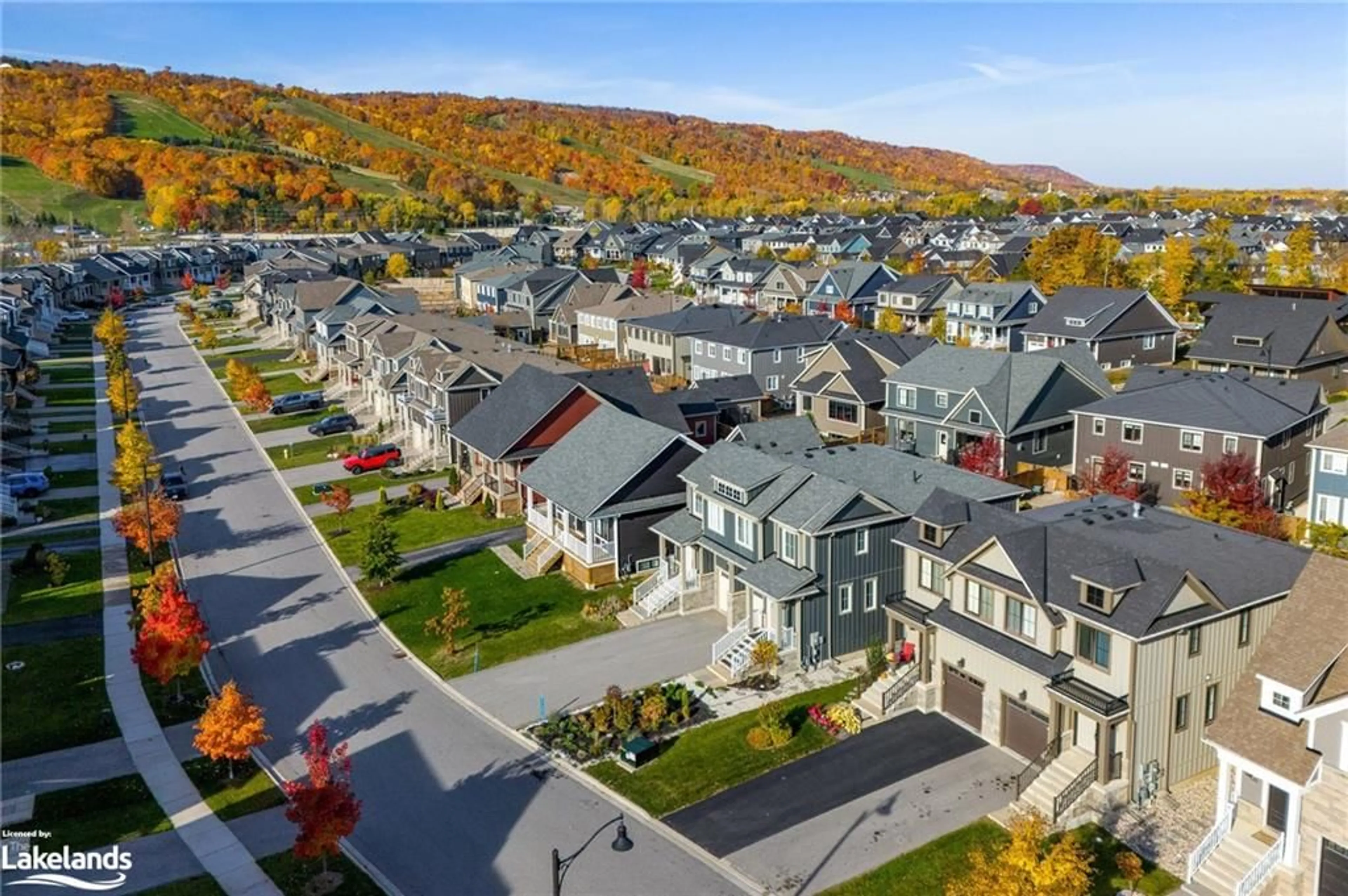 A pic from exterior of the house or condo, mountain for 147 Yellow Birch Crescent Cres, The Blue Mountains Ontario L9Y 0Y5