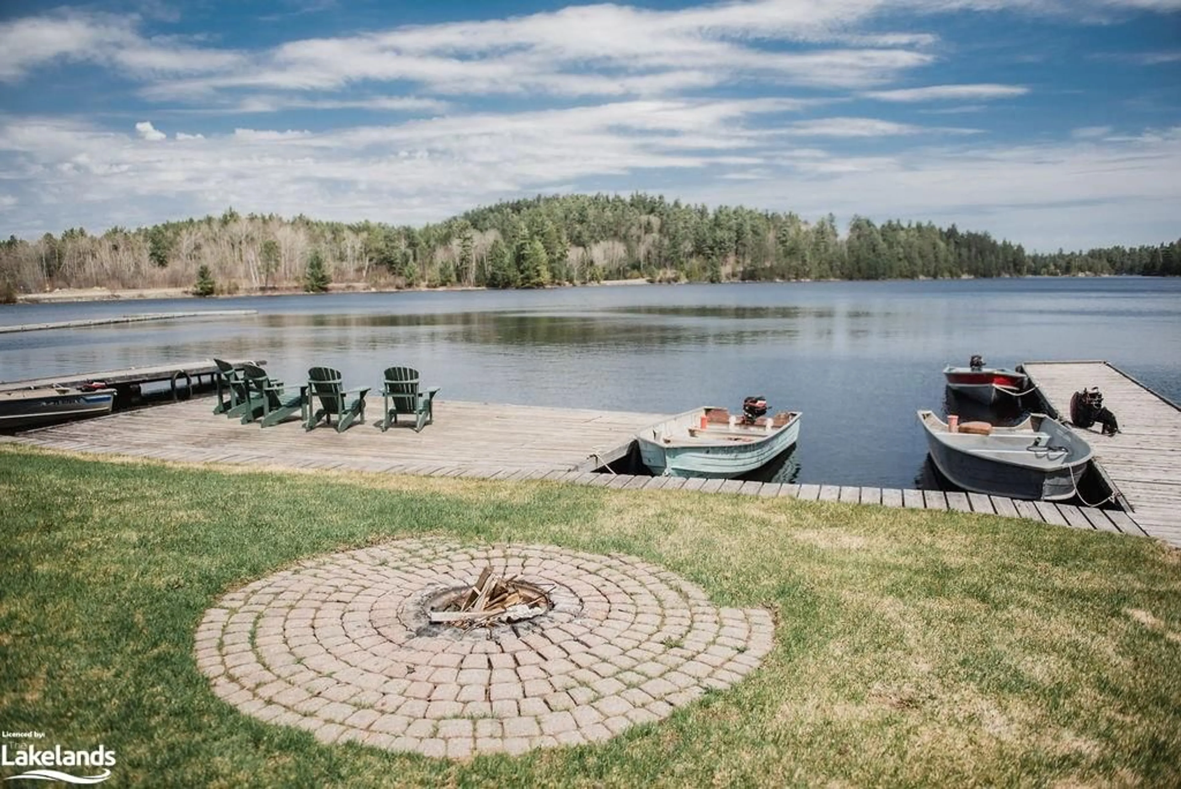 Patio, lake for 51 Stevens Rd, Temagami Ontario P0H 2H0