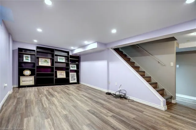 Additional image 6 of 19 Pompano Crt