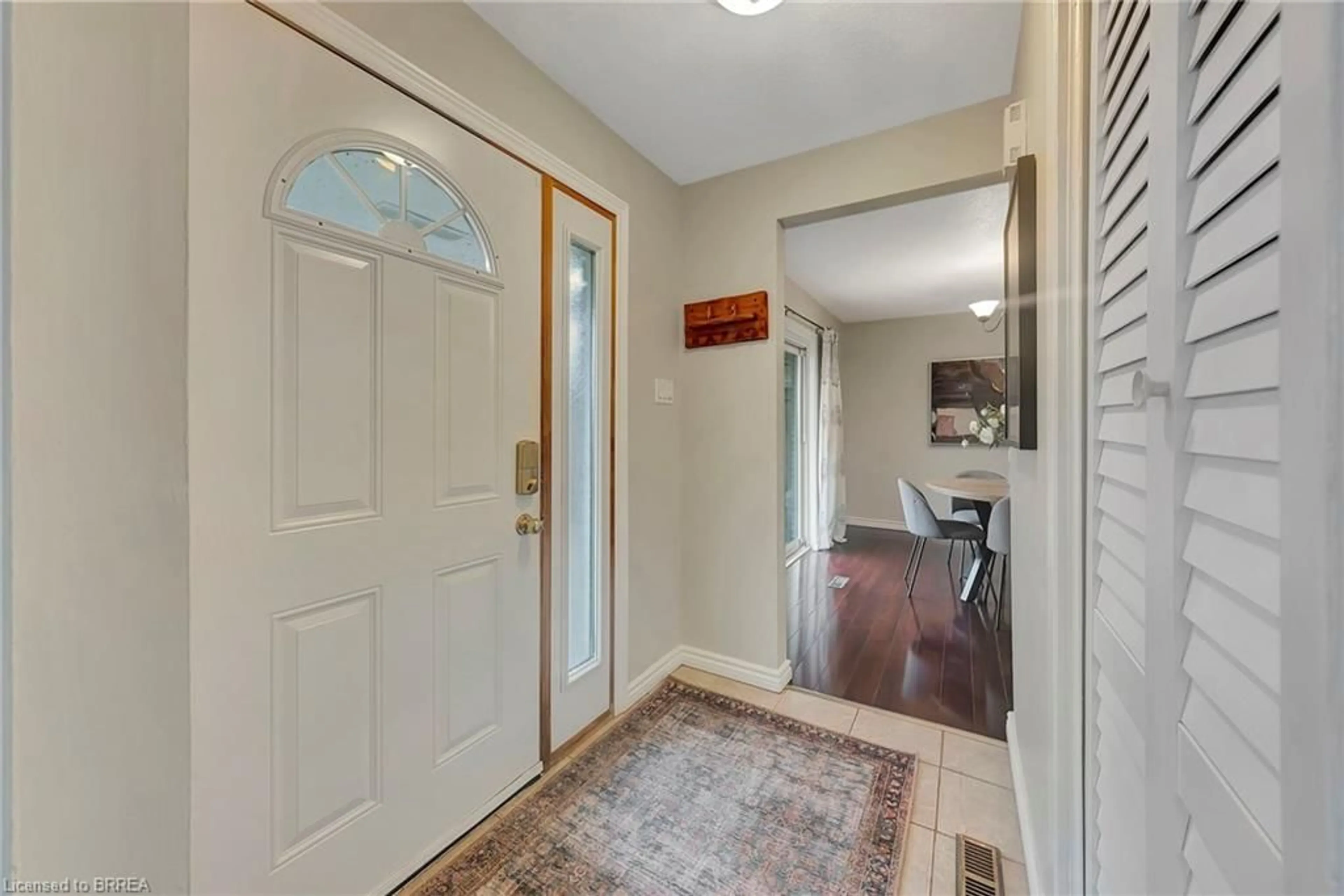 Indoor entryway, wood floors for 14 Williamsburg Rd #63, Kitchener Ontario N2E 1W1