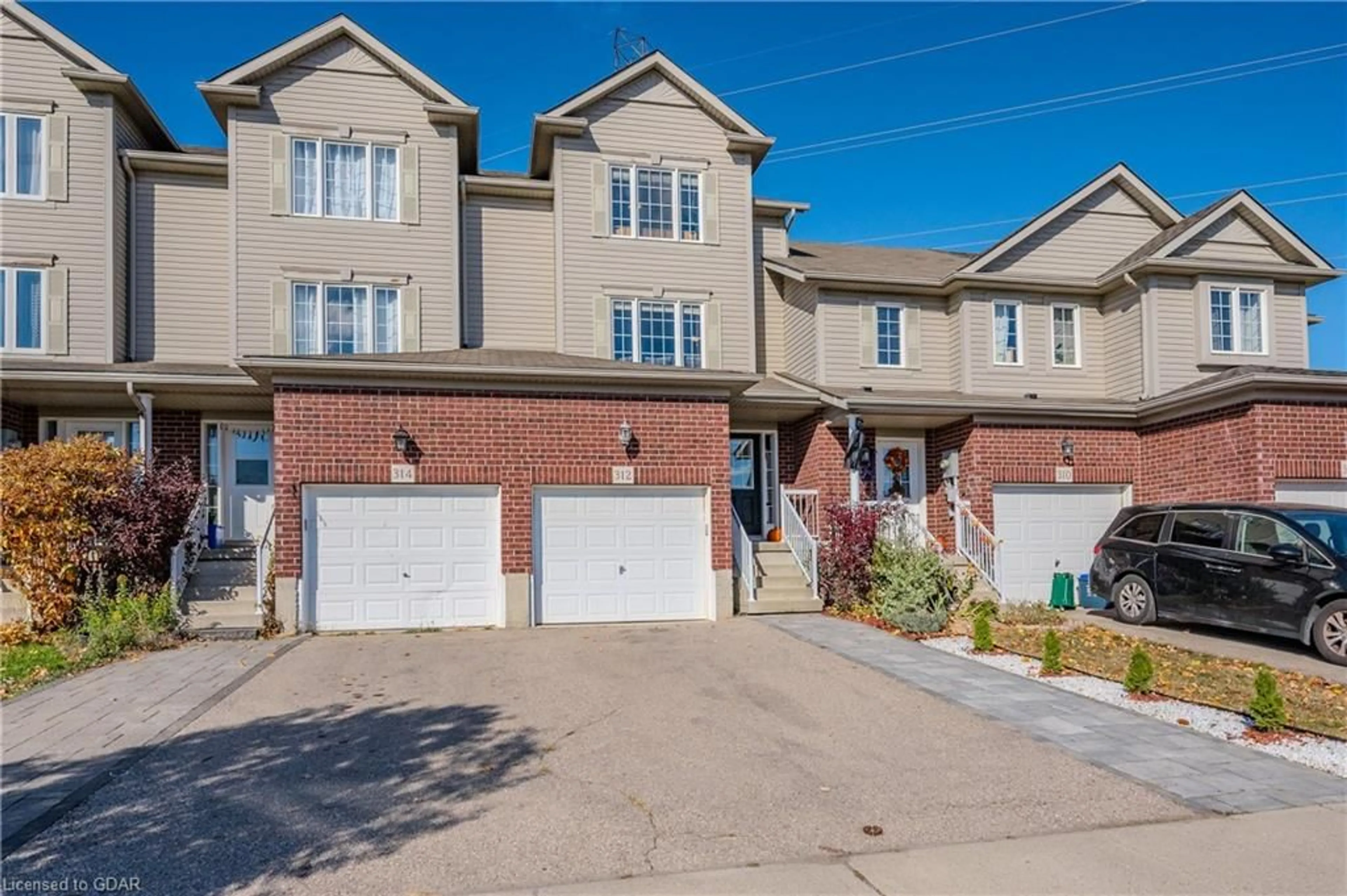 A pic from exterior of the house or condo, the street view for 312 Parkvale Dr, Kitchener Ontario N2R 1Y7