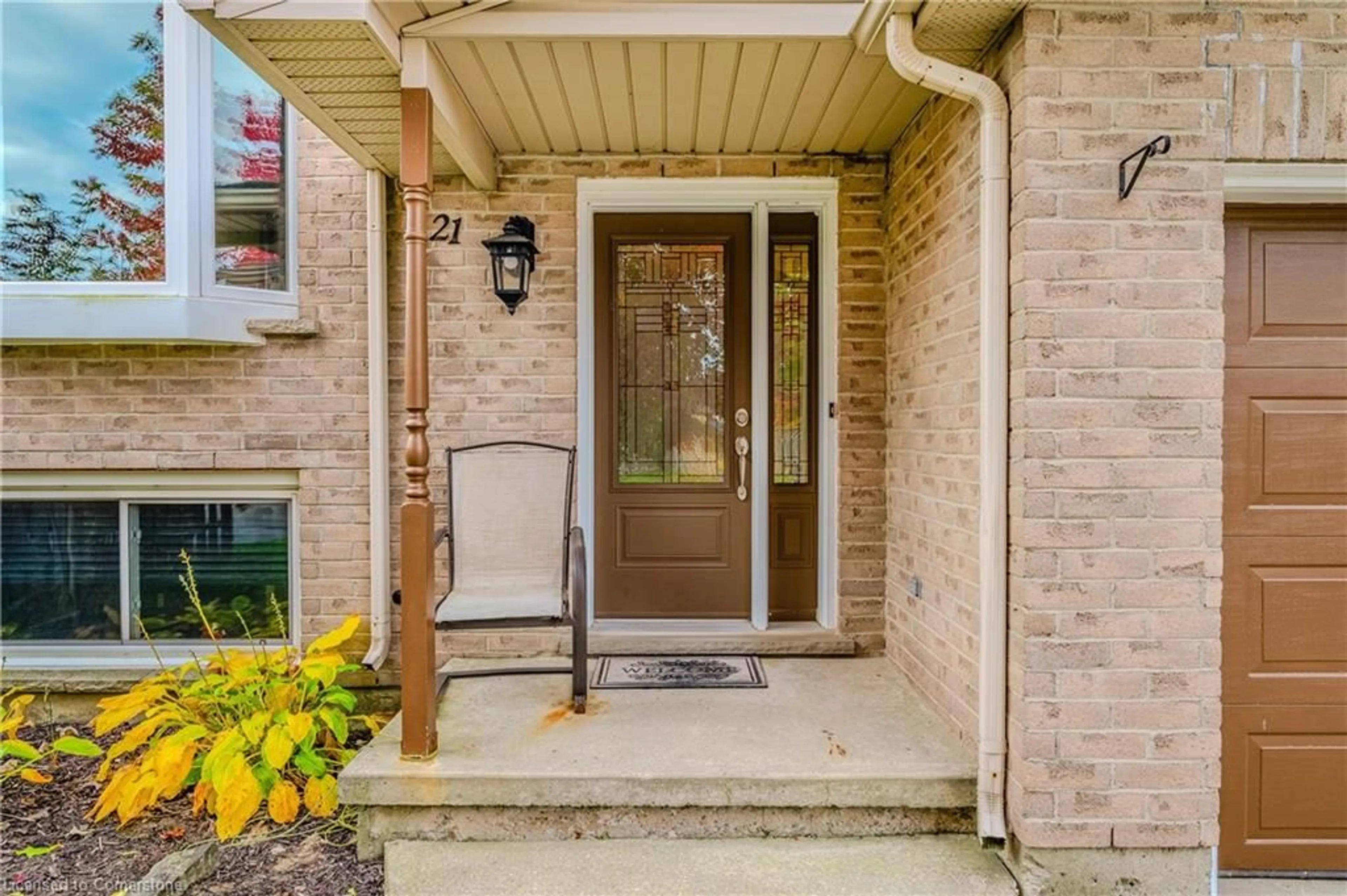 Indoor entryway, wood floors for 21 Longview Drive Dr, Hamilton Ontario L0R 1W0