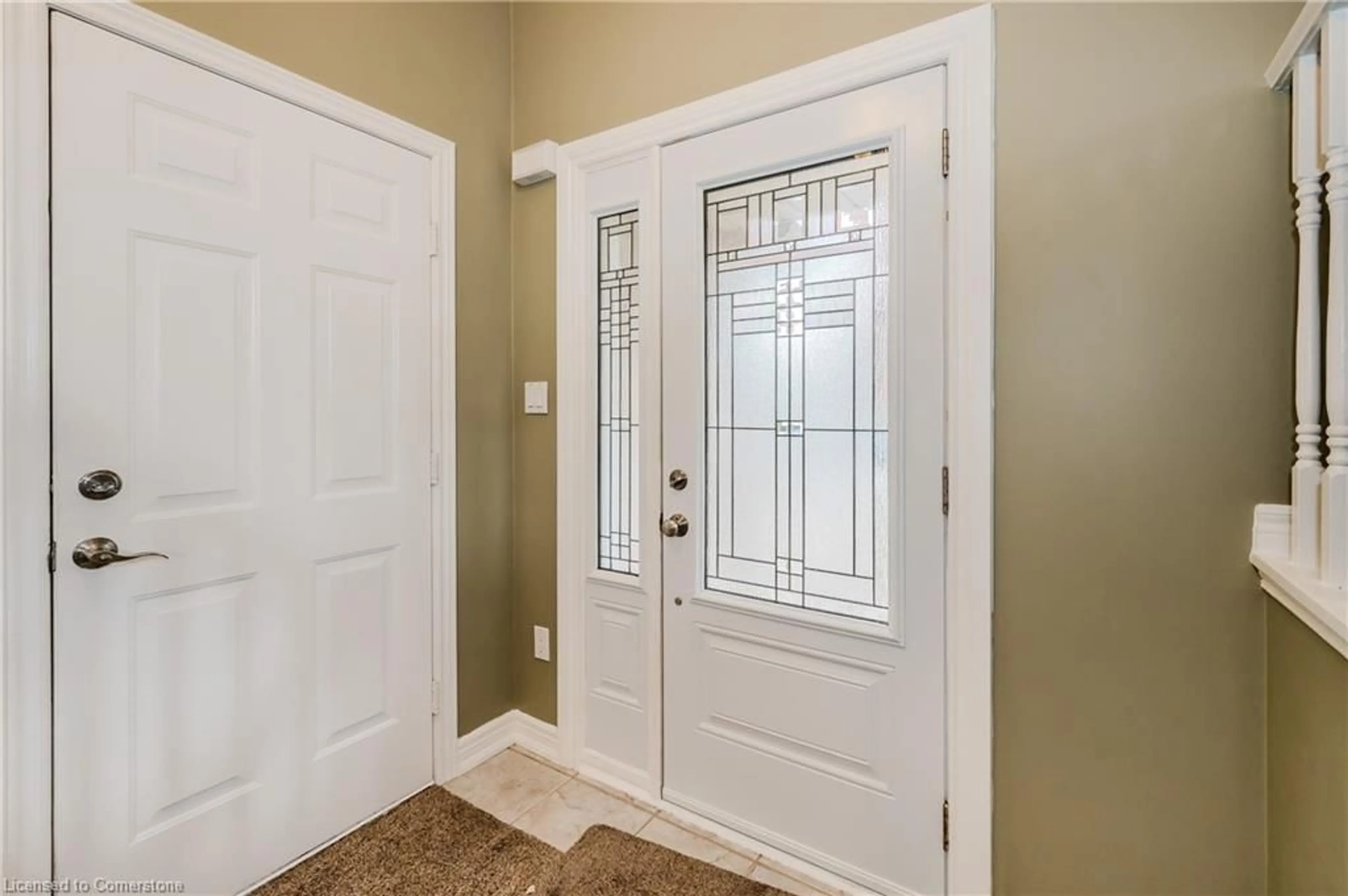 Indoor entryway, wood floors for 21 Longview Drive Dr, Hamilton Ontario L0R 1W0