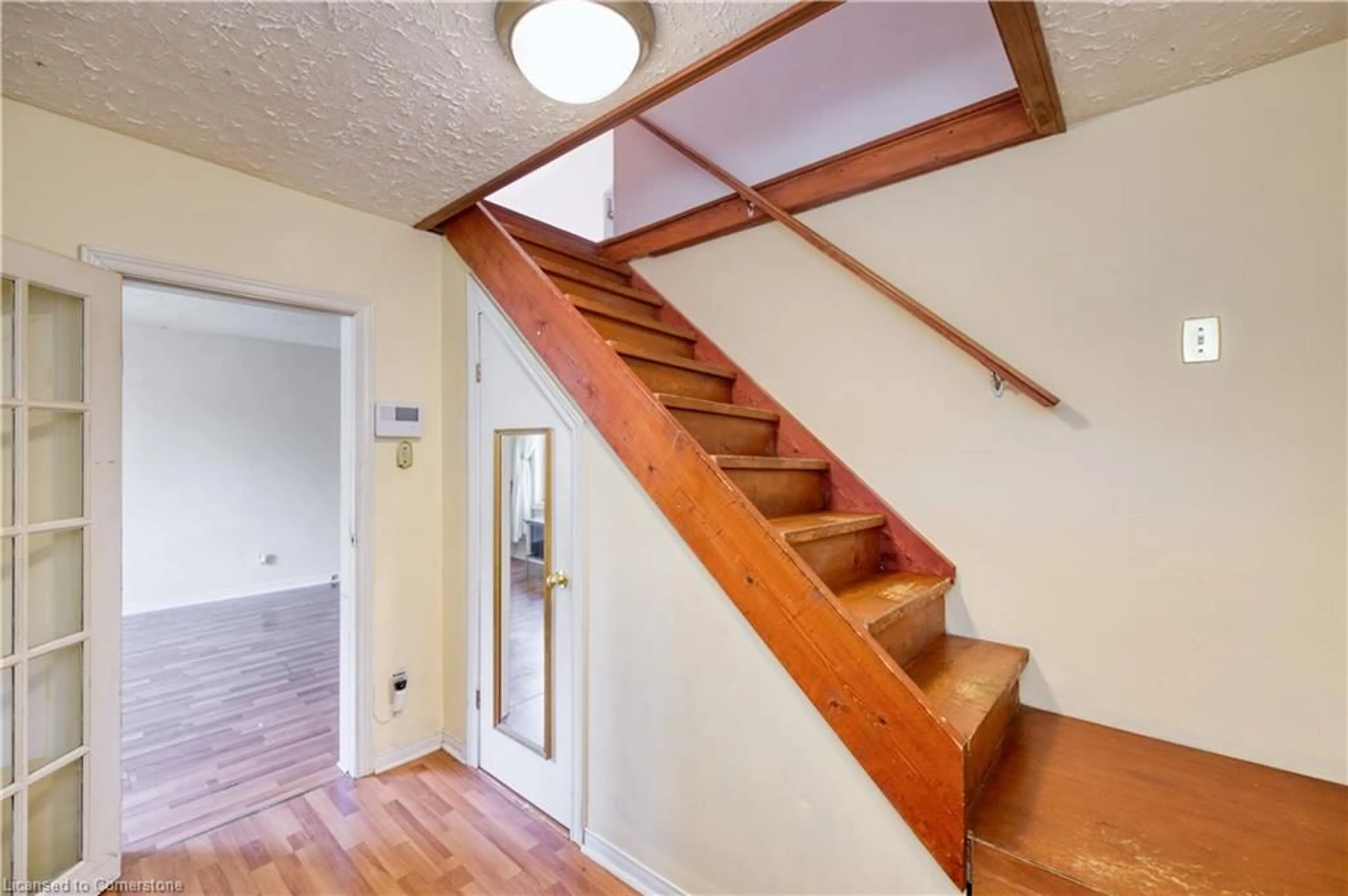 Stairs for 369 Fairfield Ave, Hamilton Ontario L8H 5J1