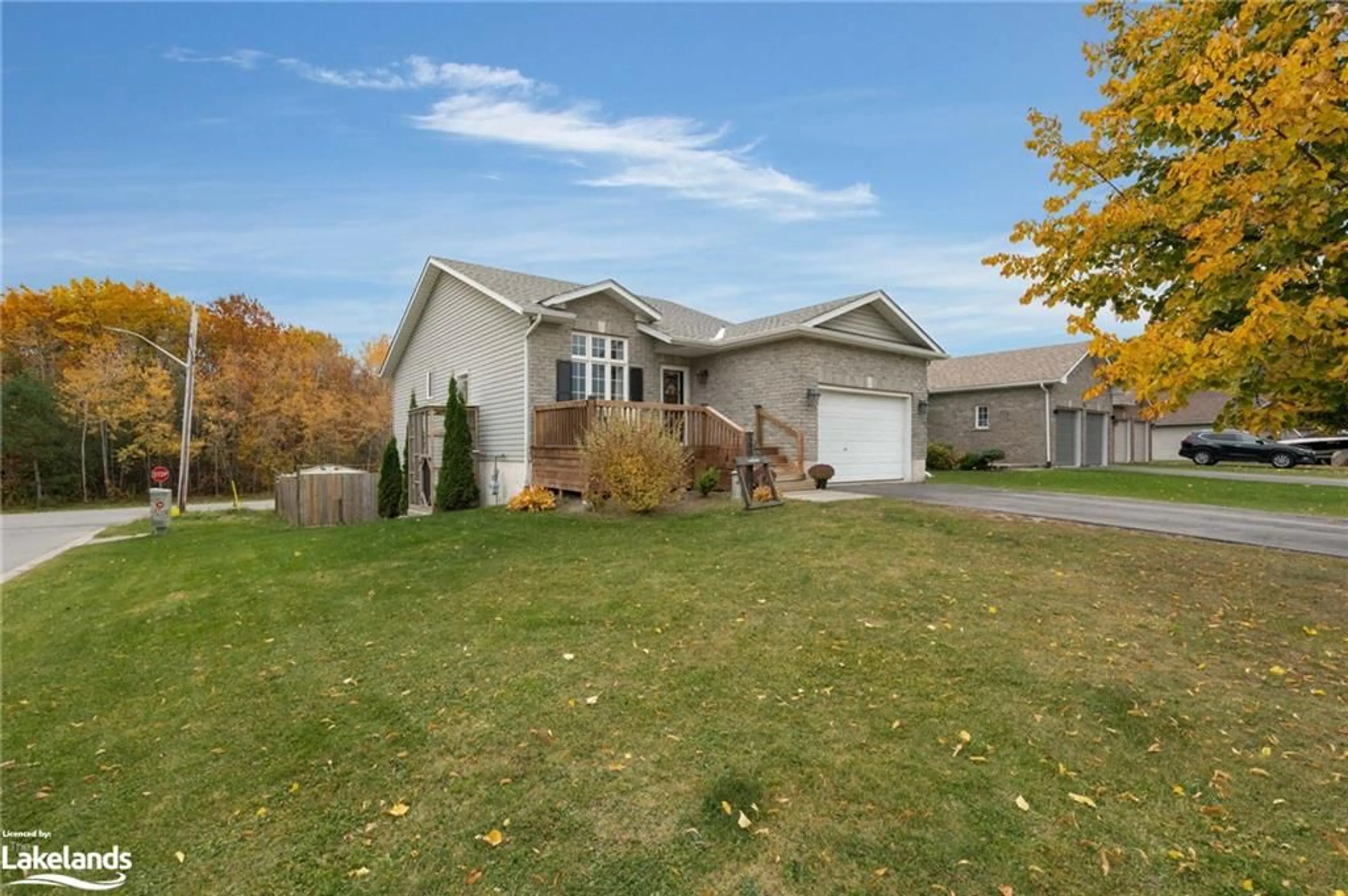 Frontside or backside of a home, the street view for 27 Georgias Walk, Victoria Harbour Ontario L0K 2A0