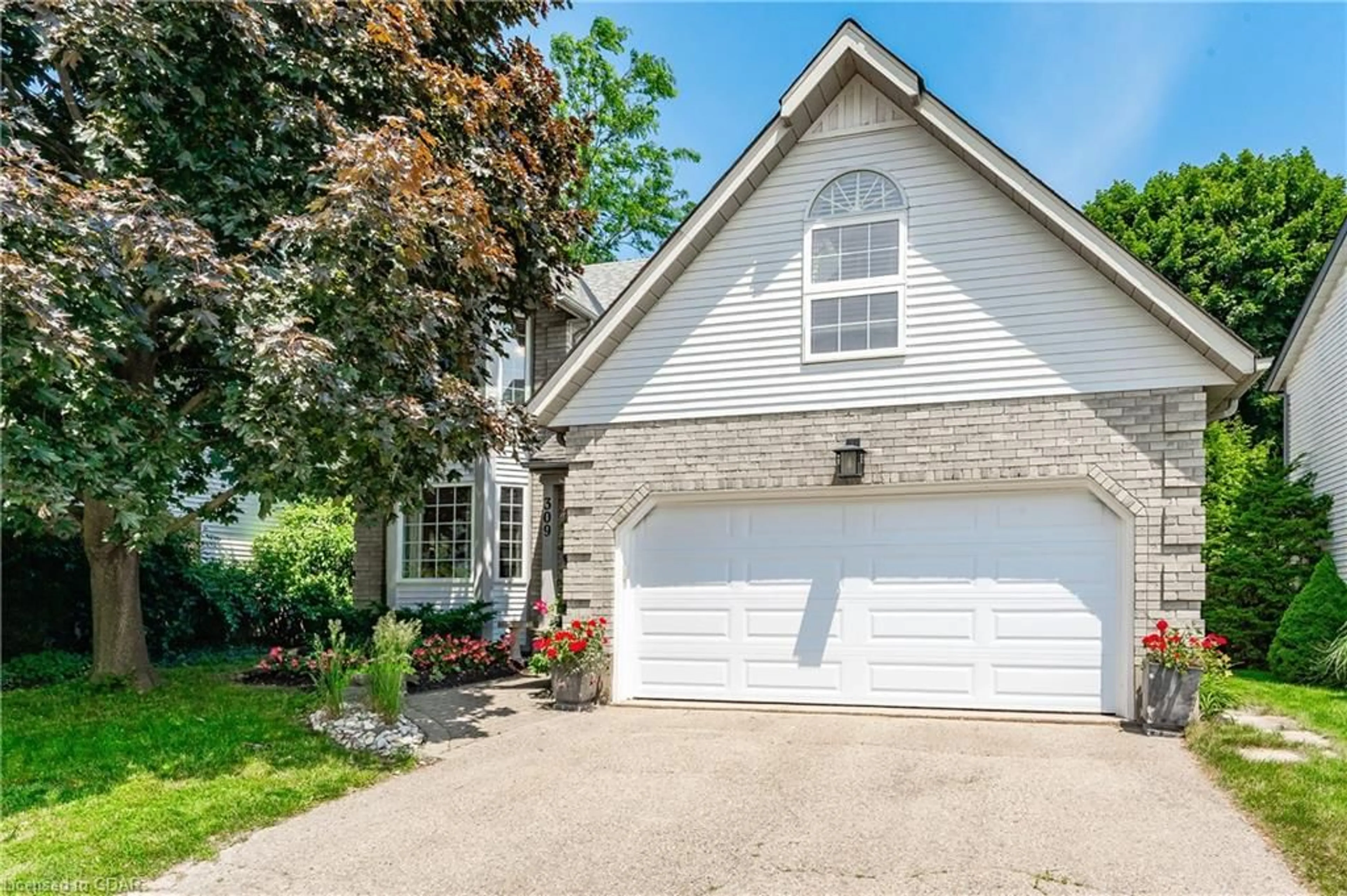 Frontside or backside of a home, cottage for 309 Stephanie Dr, Guelph Ontario N1K 1P2