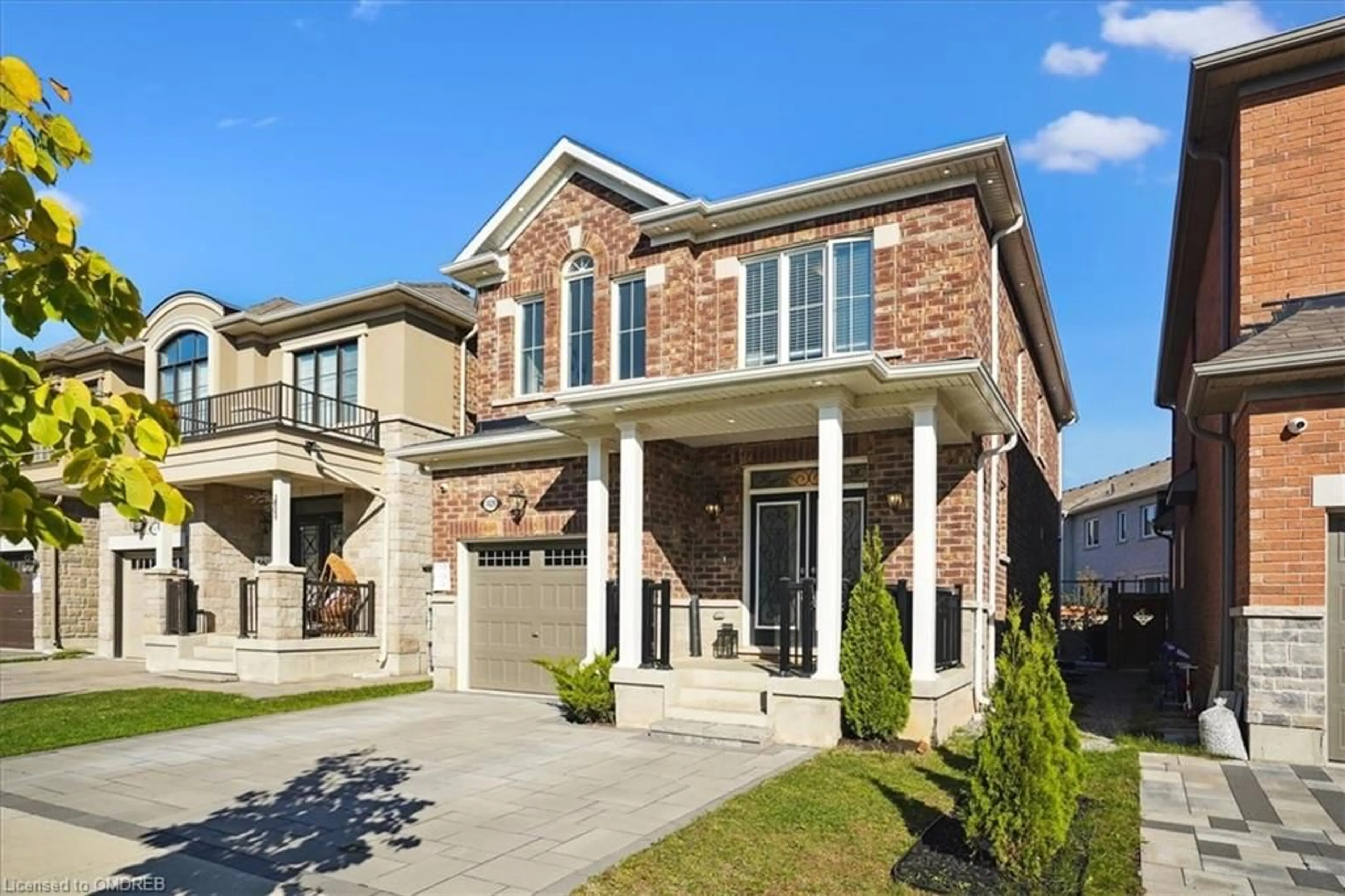 Home with brick exterior material for 1429 Sycamore Garden, Milton Ontario L9T 7E7