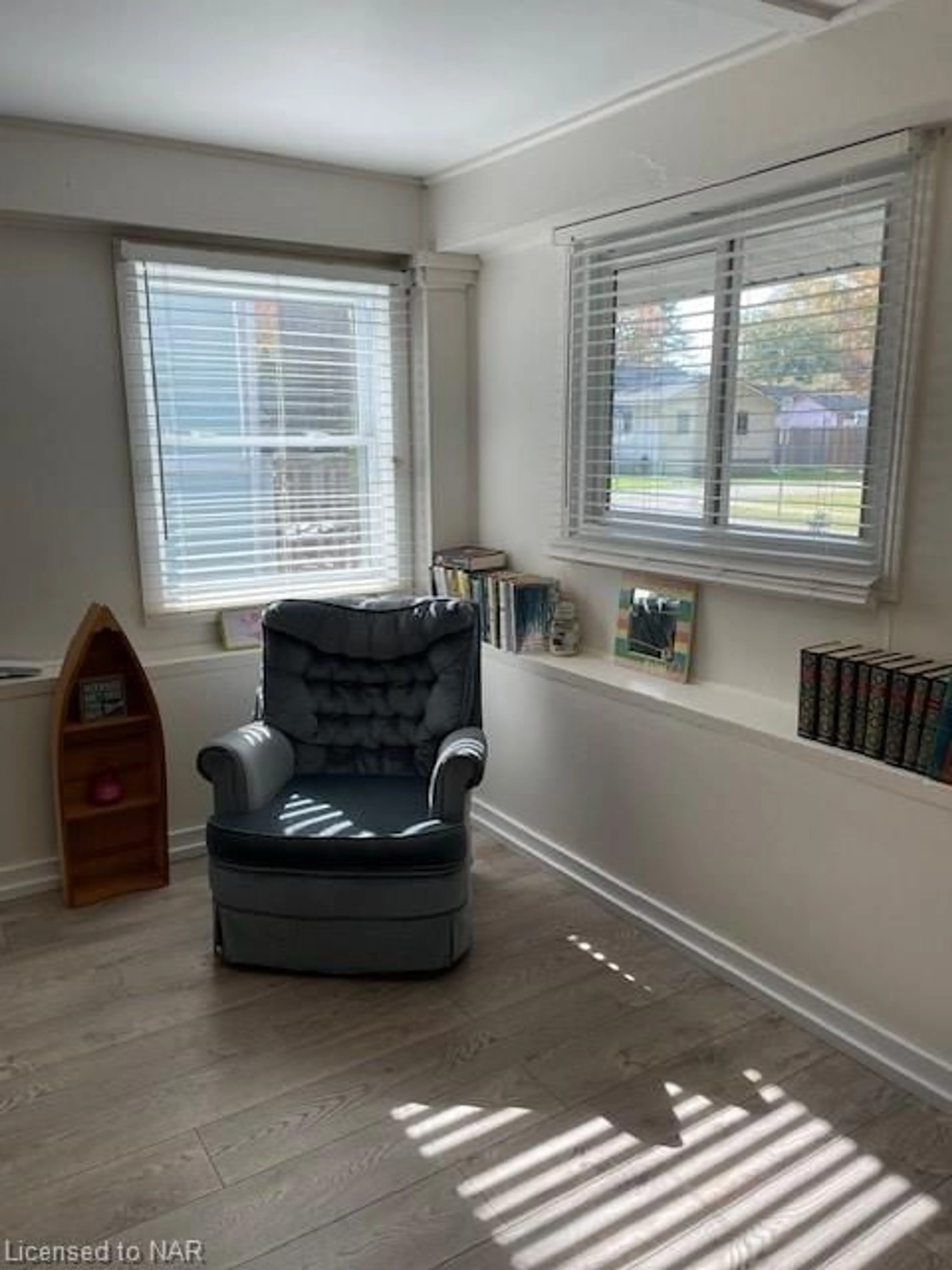 A pic of a room, wood floors for 350 Ashwood Ave, Crystal Beach Ontario L0S 1B0