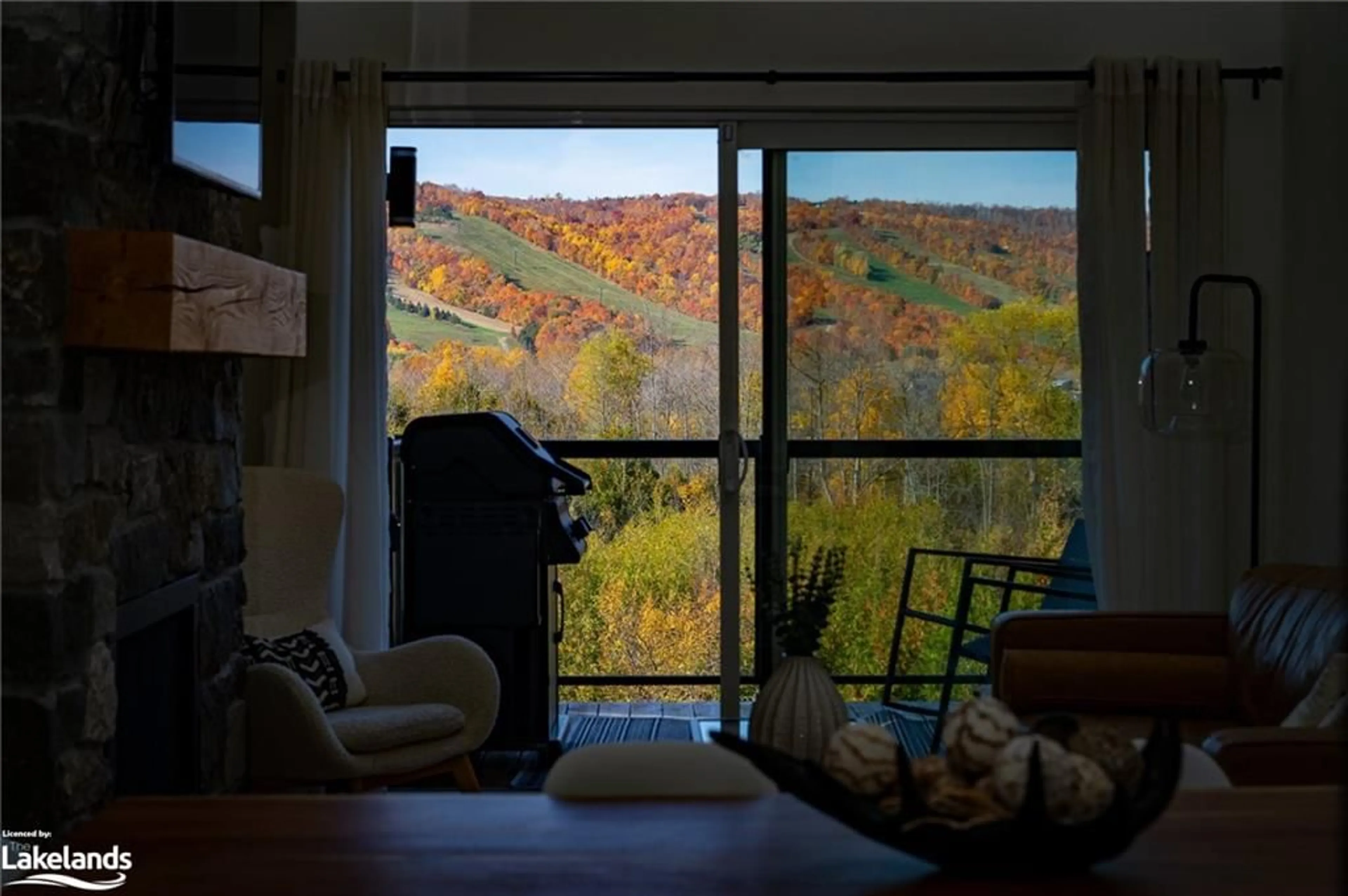 Living room, wood floors for 16 Beckwith Lane #406, The Blue Mountains Ontario L9Y 3B6