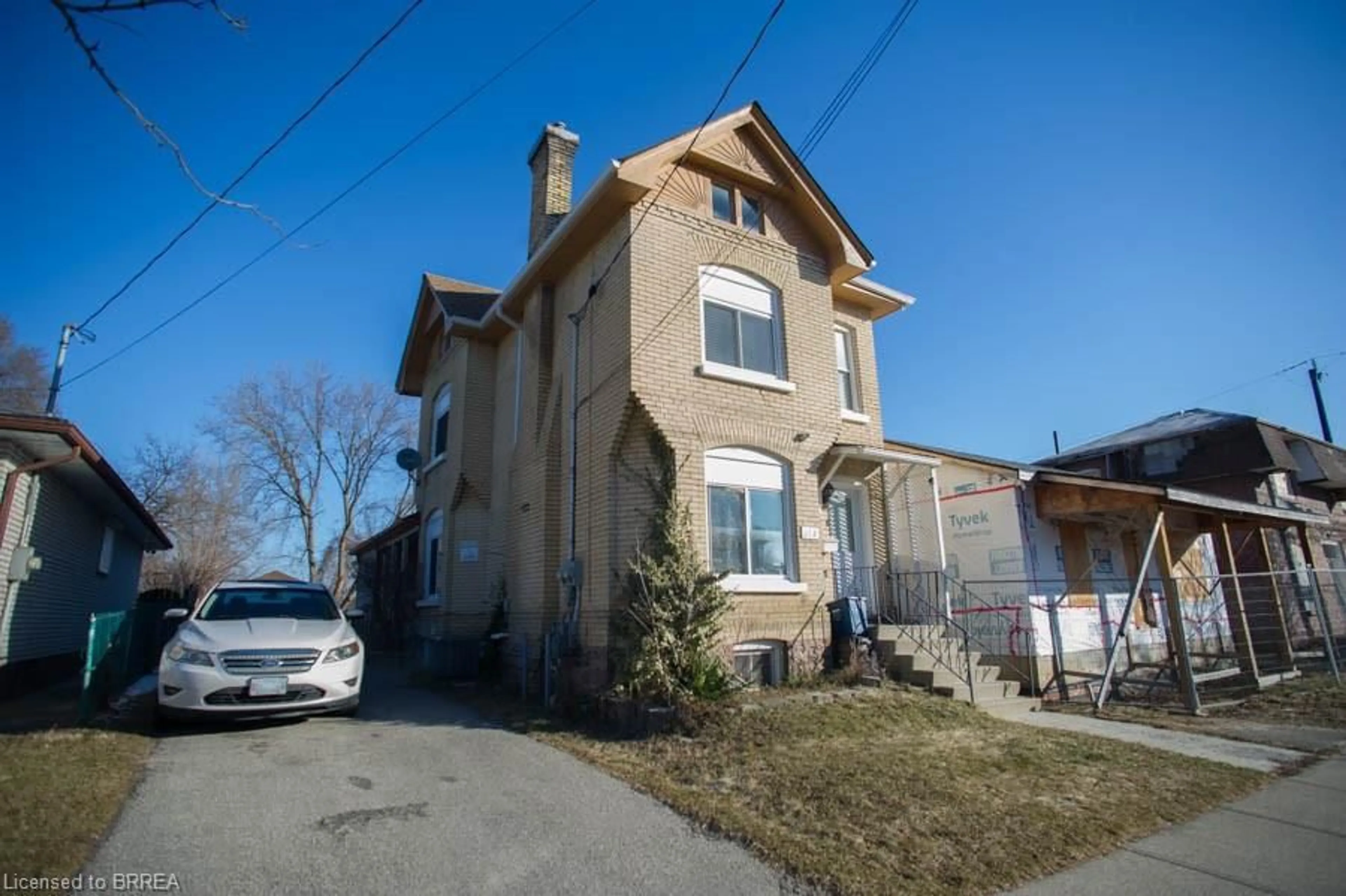 Frontside or backside of a home, the street view for 282 Darling St, Brantford Ontario N3S 3X6