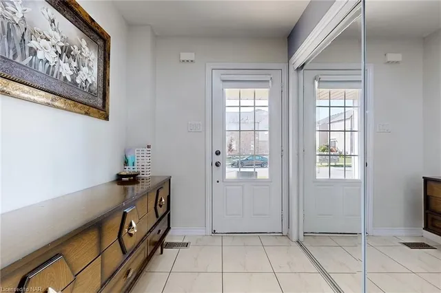 7784 White Pine Crescent Cres, Niagara Falls 3