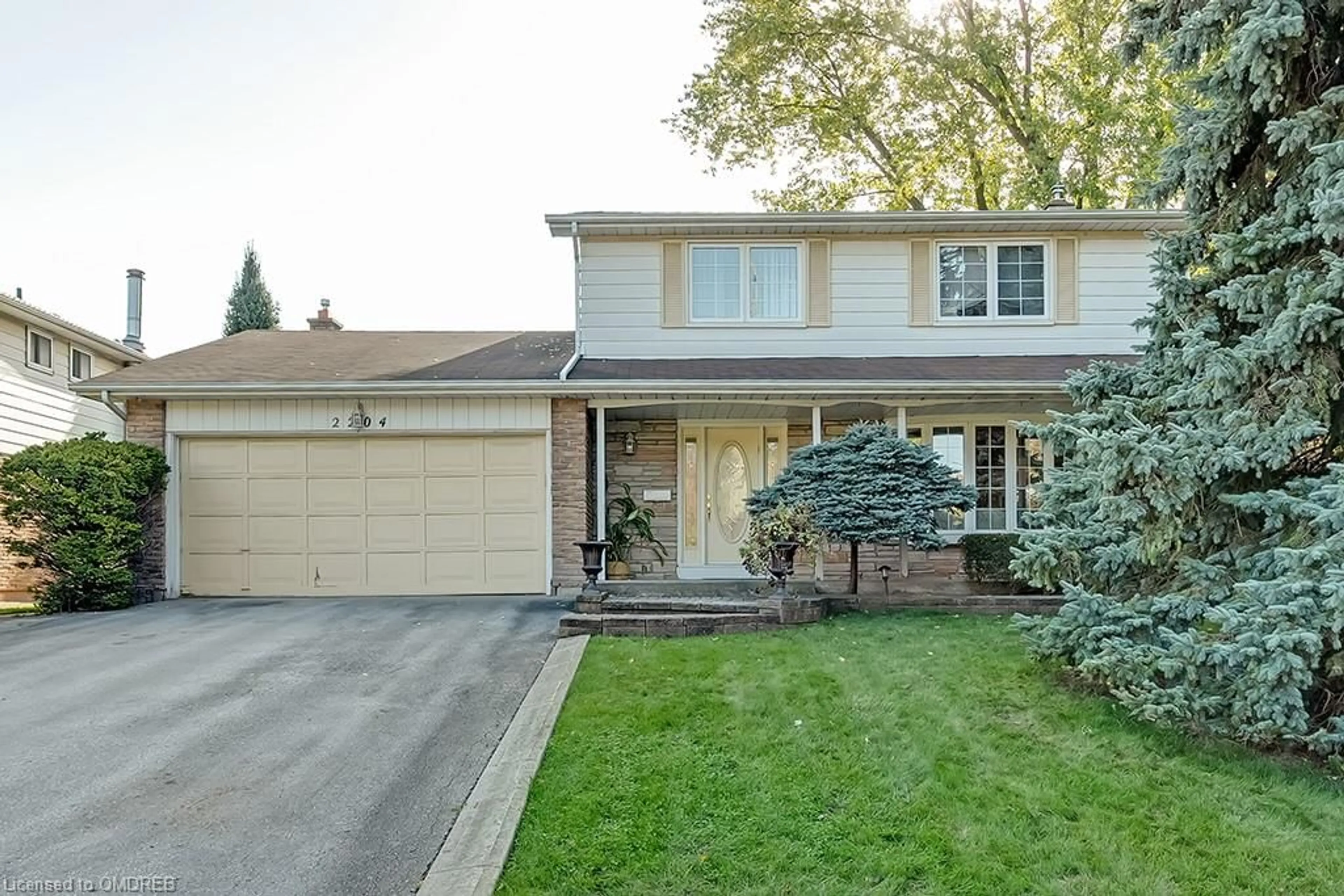 Frontside or backside of a home, cottage for 2204 Rebecca St, Oakville Ontario L6L 2A5