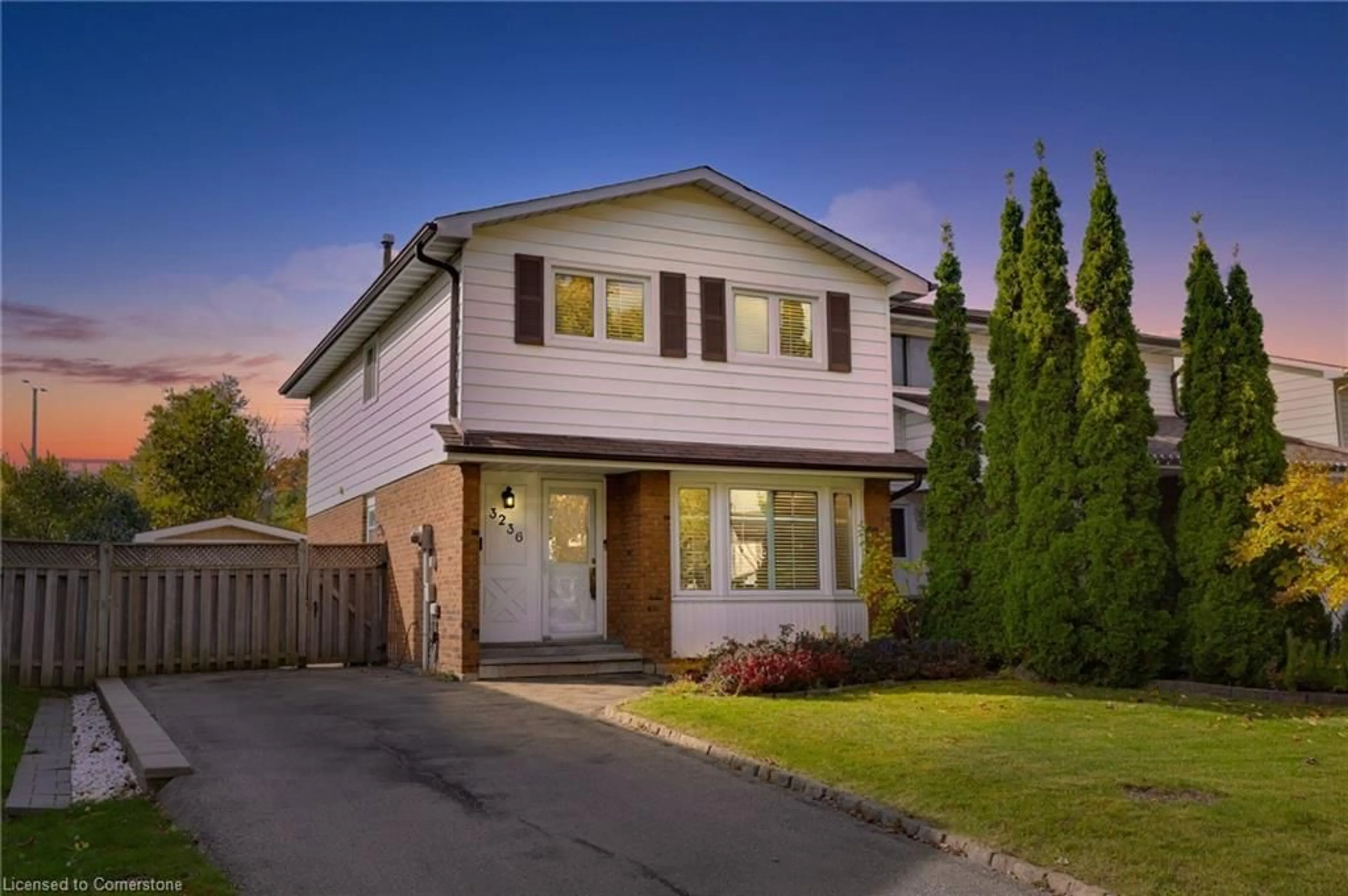 Frontside or backside of a home, cottage for 3236 Hornbeam Cres, Mississauga Ontario L5L 1B4