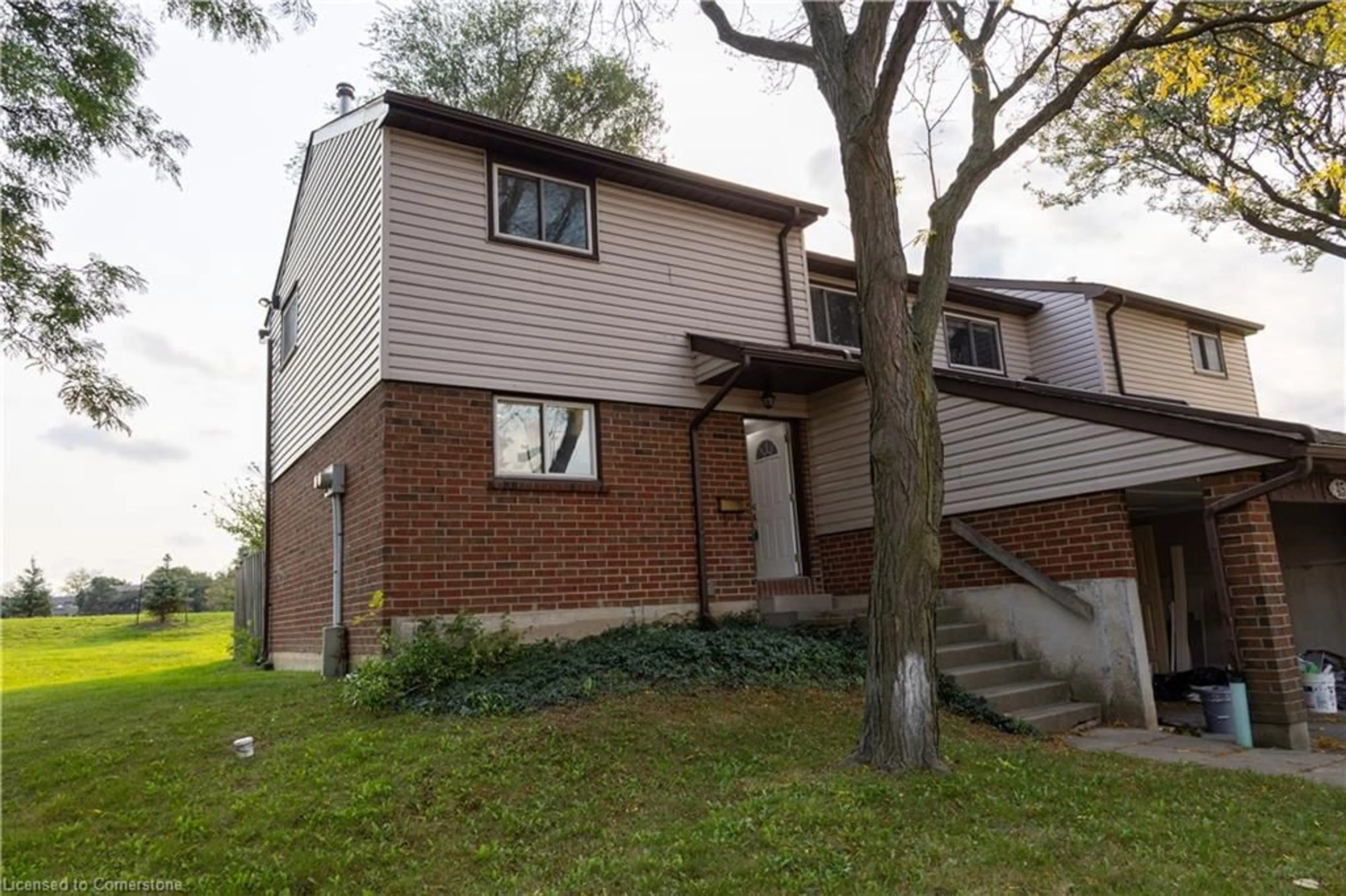 A pic from exterior of the house or condo, cottage for 890 Limeridge Rd #45, Hamilton Ontario L8W 1N8